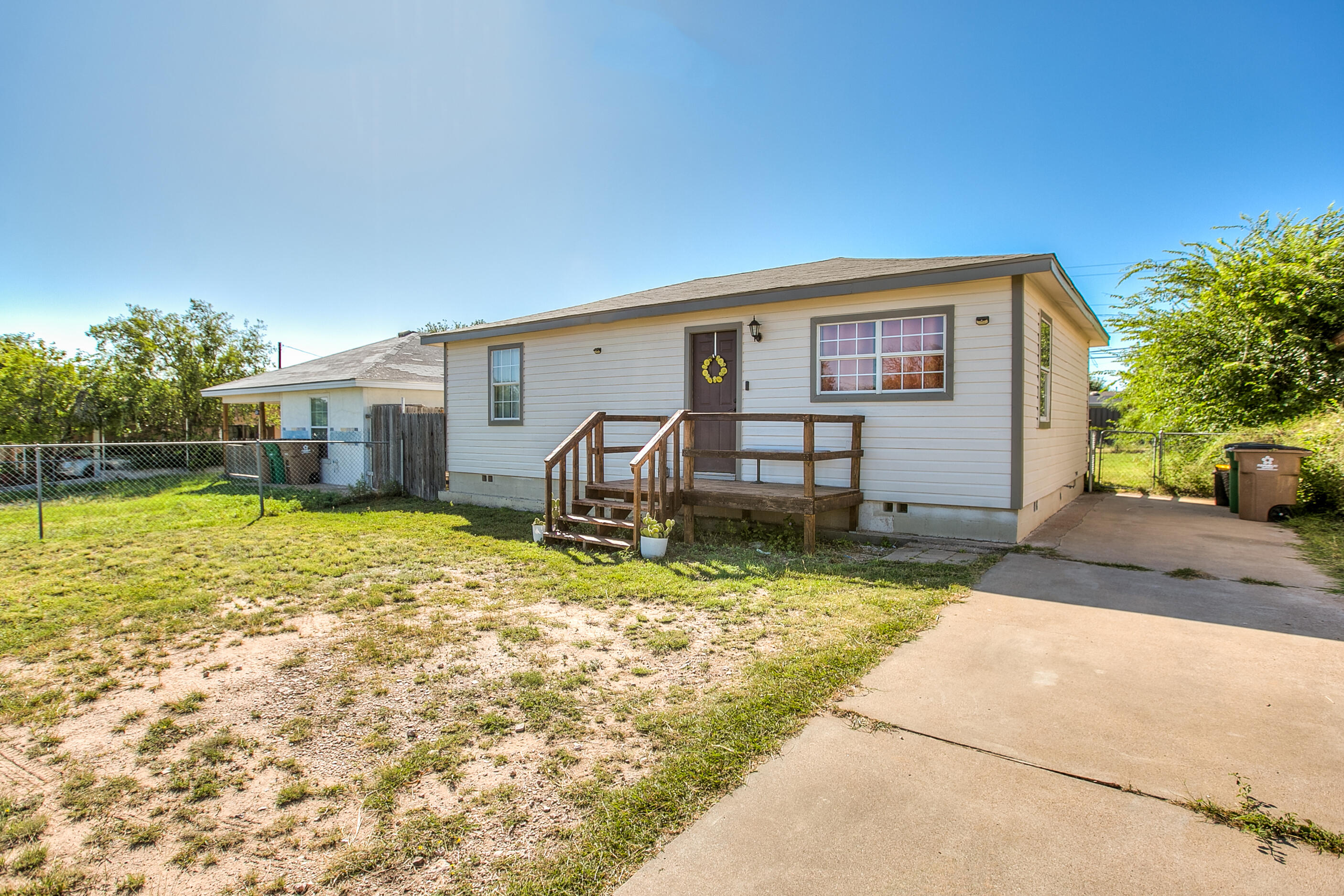 2117 Forest Park Avenue Property Photo 2