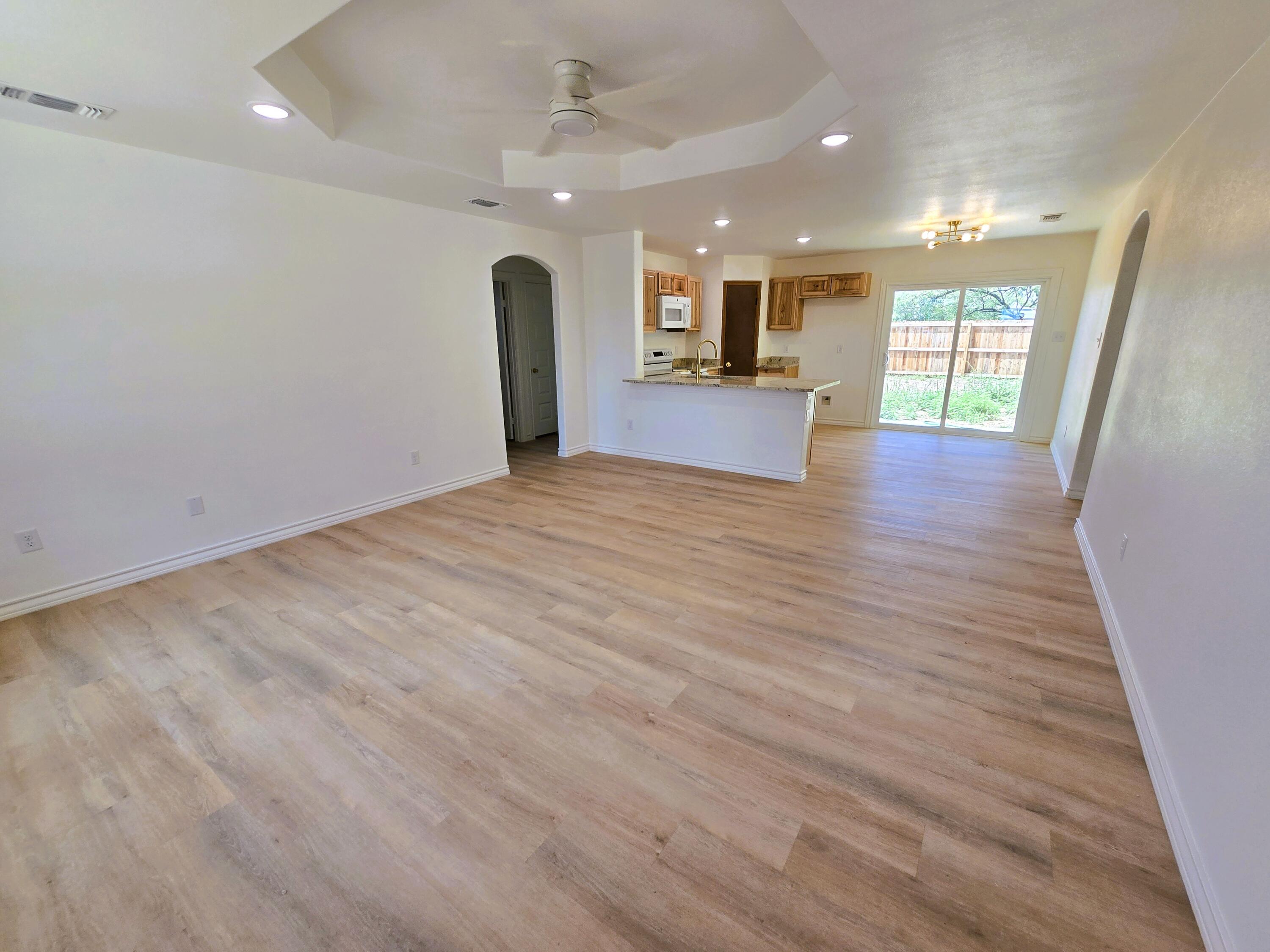 430 E 45th Street Property Photo 2