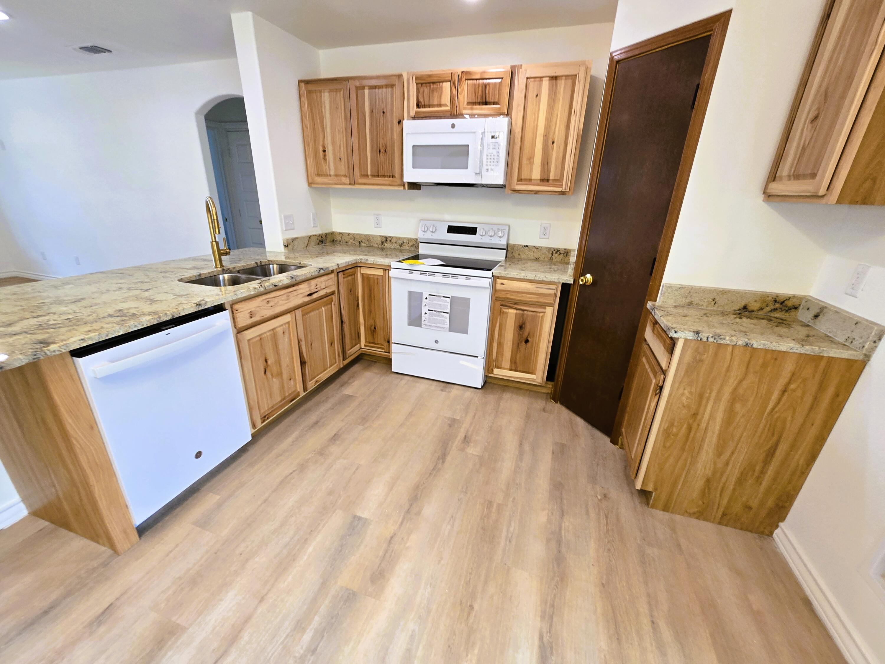 430 E 45th Street Property Photo 5