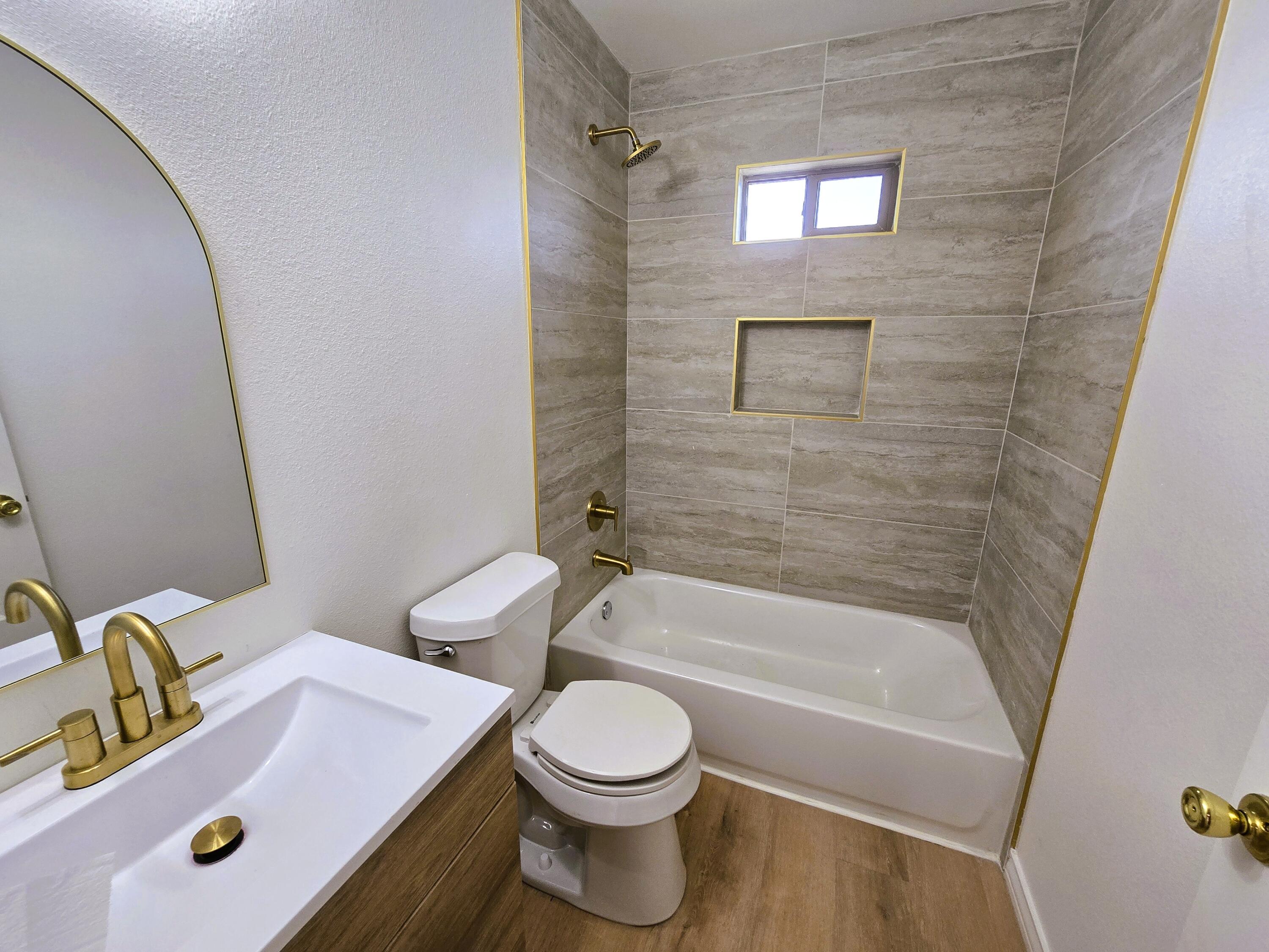 430 E 45th Street Property Photo 14