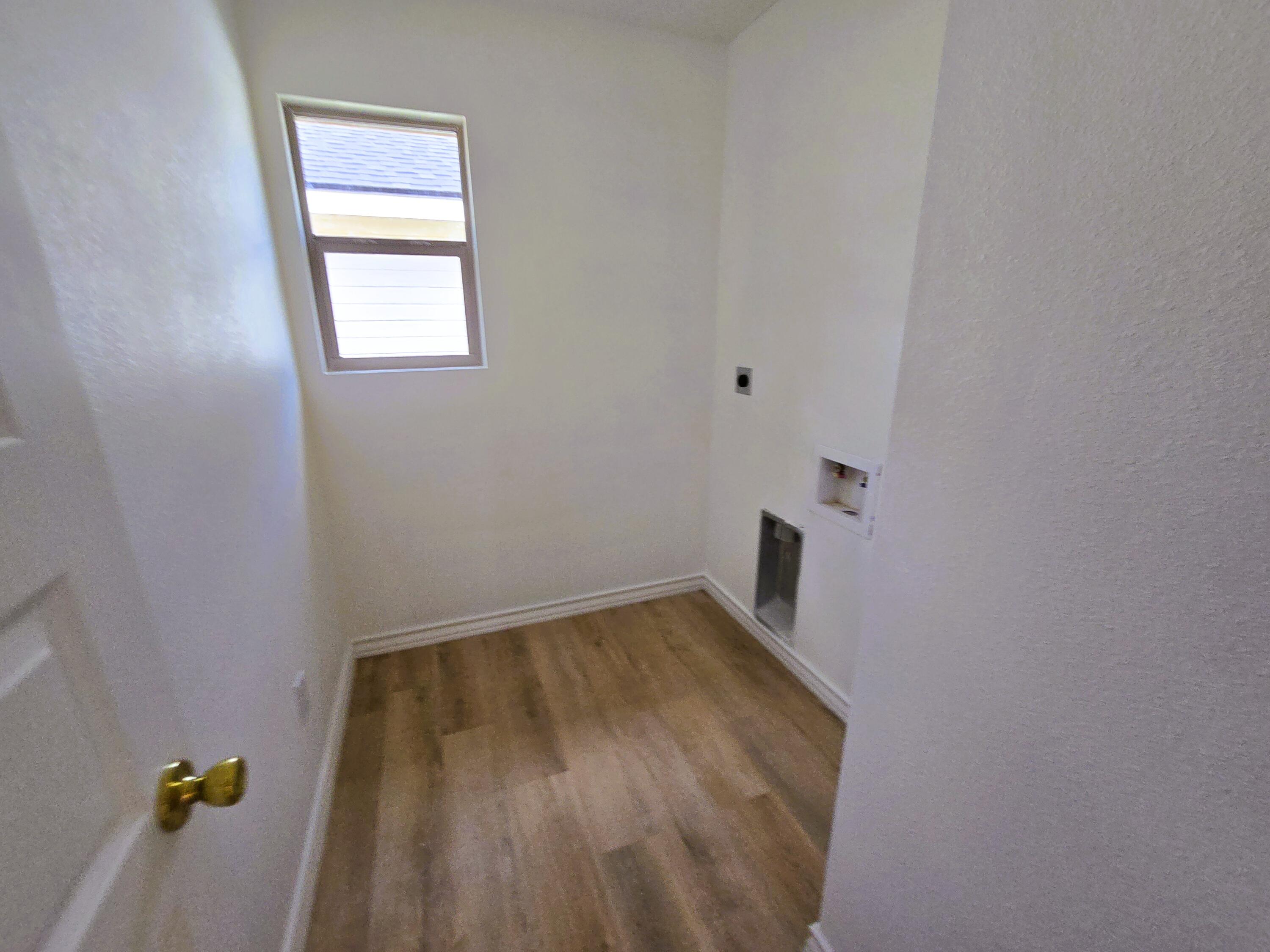 430 E 45th Street Property Photo 15