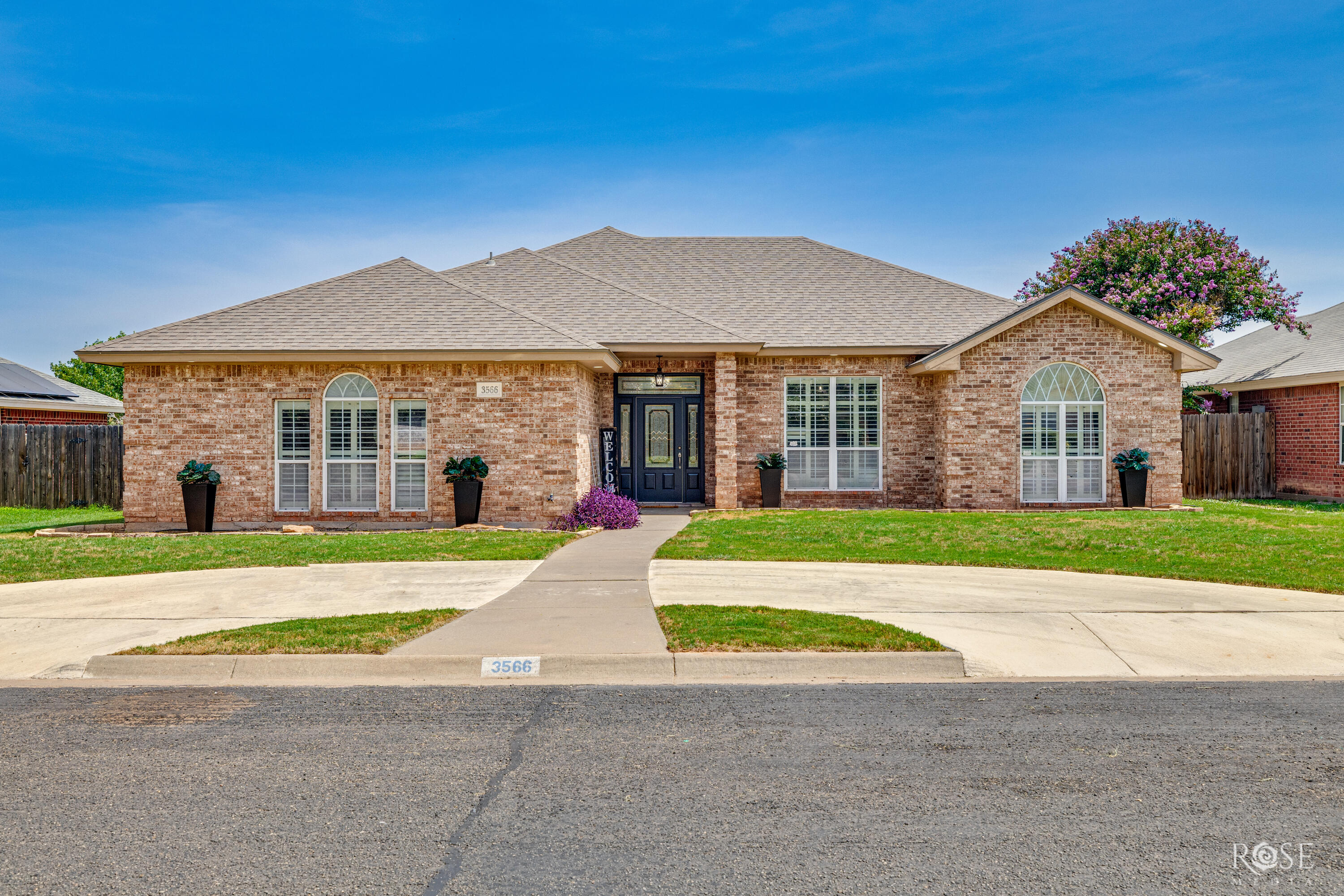 3566 Grandview Drive Property Photo 1