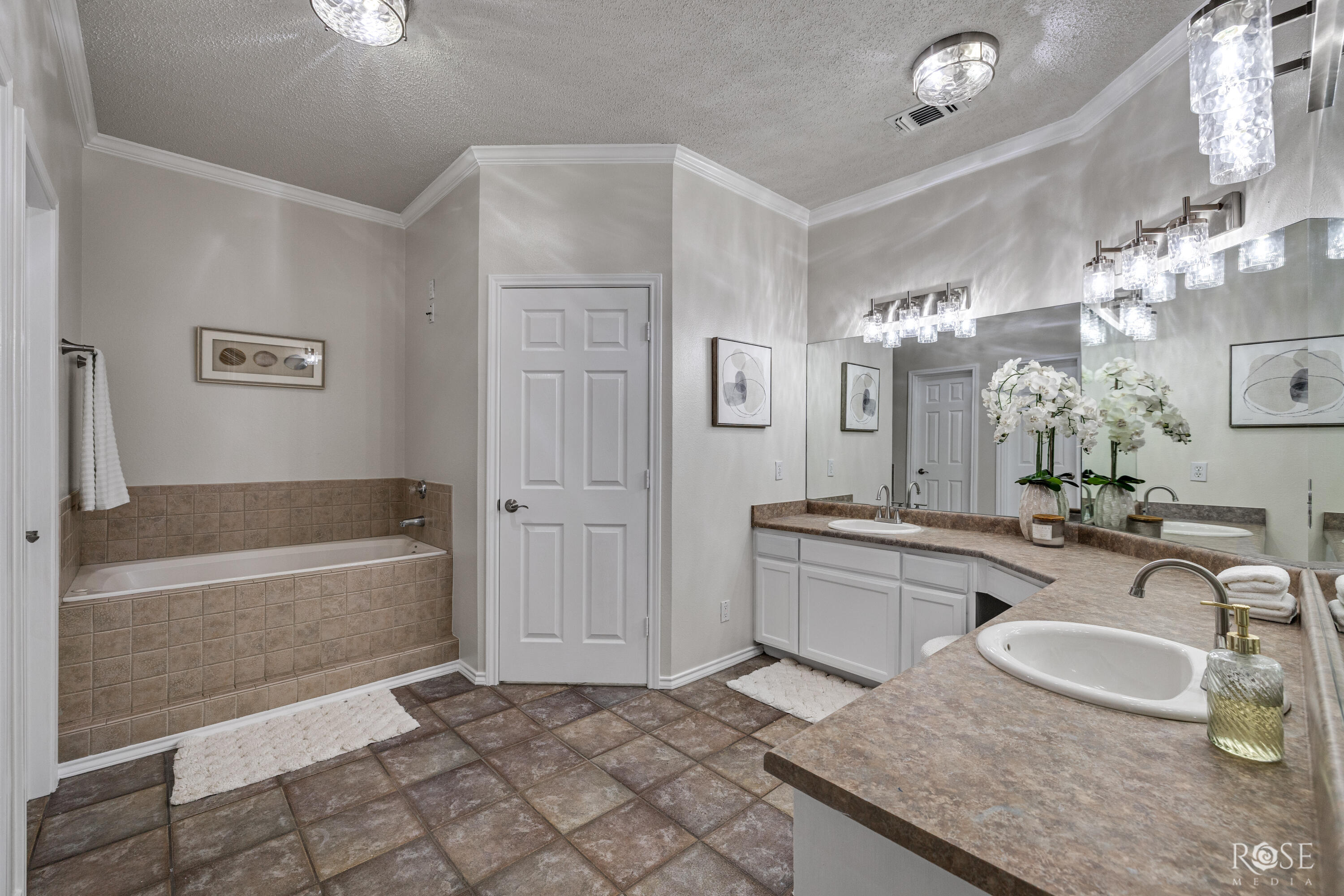 3566 Grandview Drive Property Photo 20