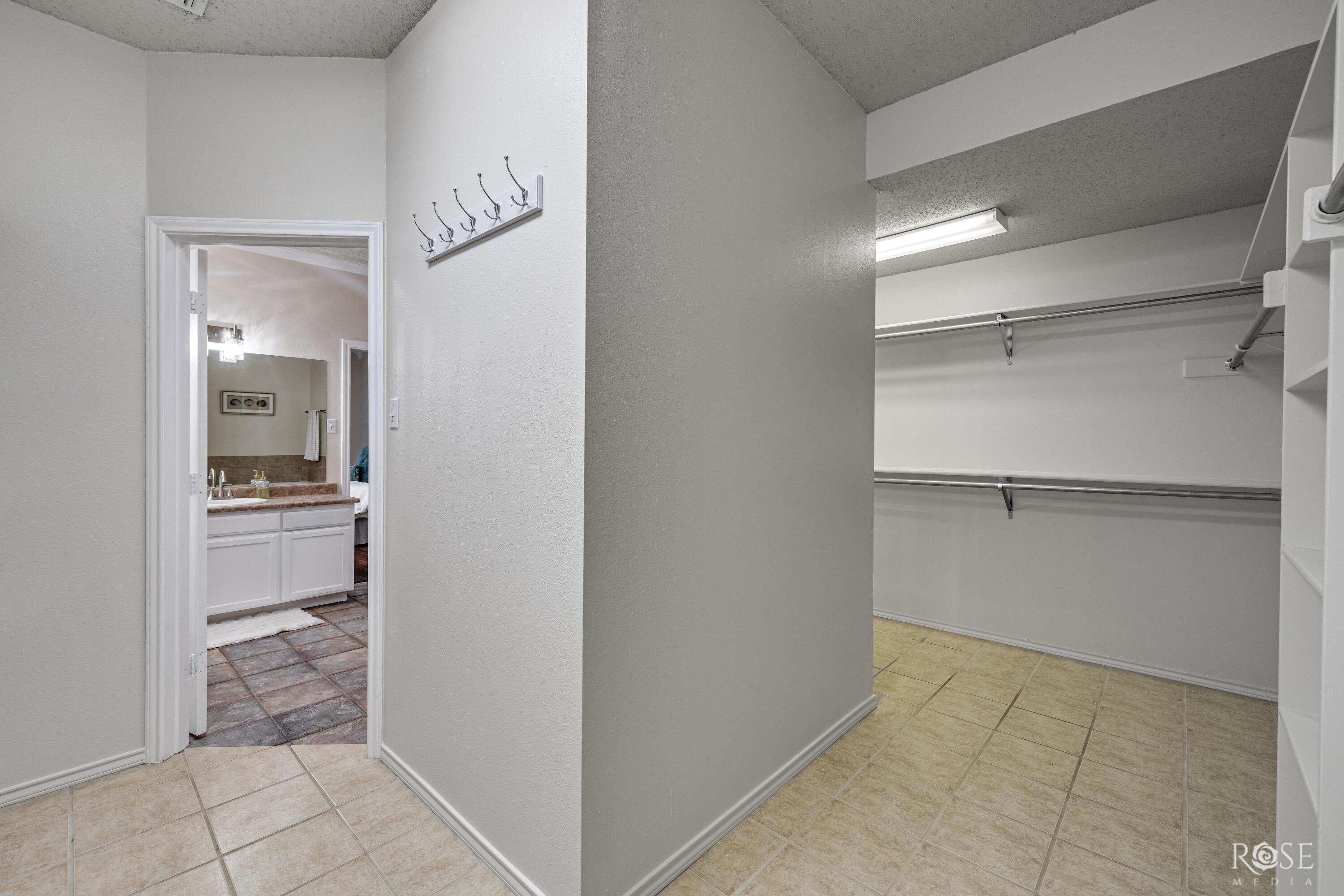 3566 Grandview Drive Property Photo 25