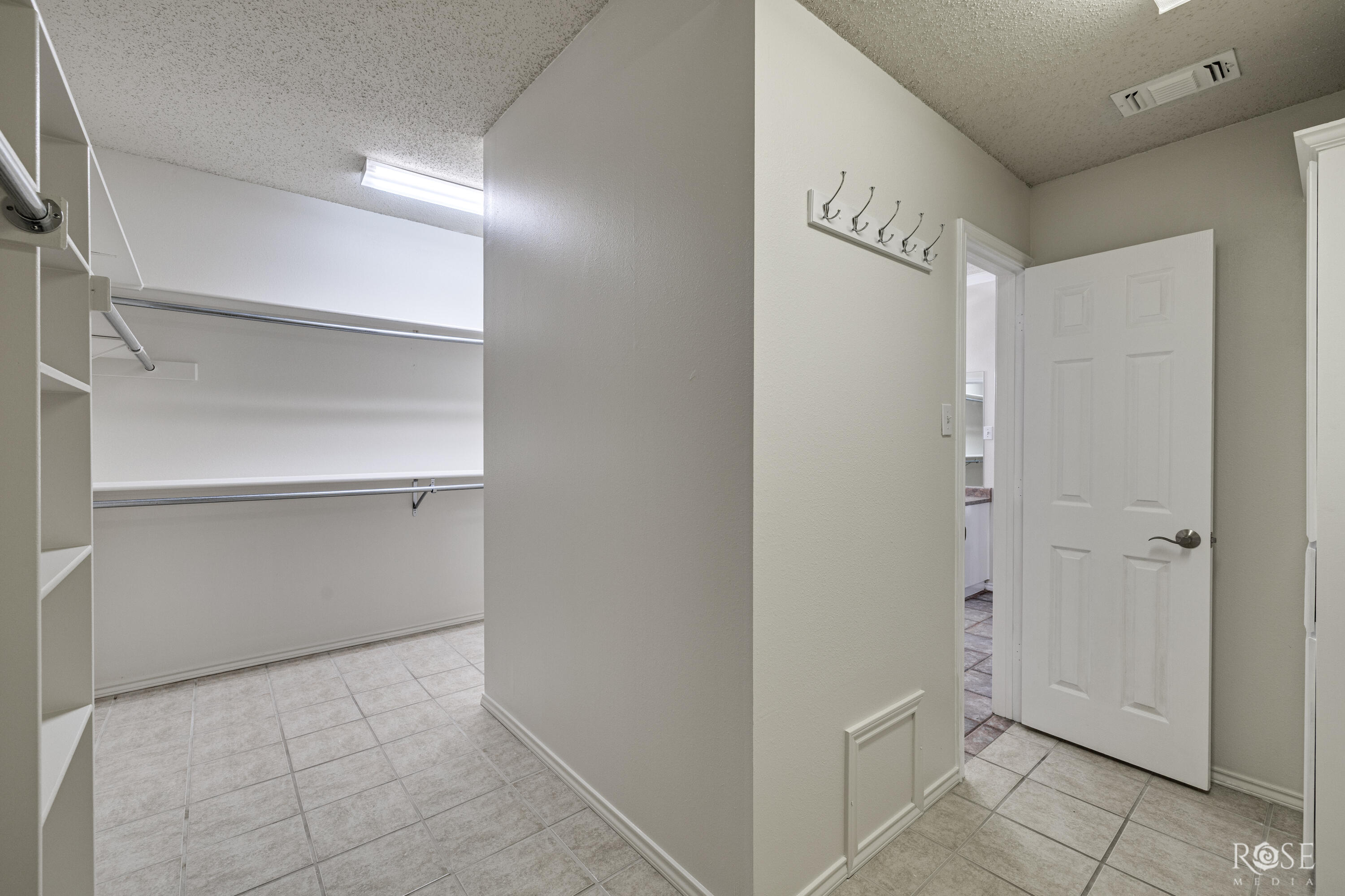 3566 Grandview Drive Property Photo 26