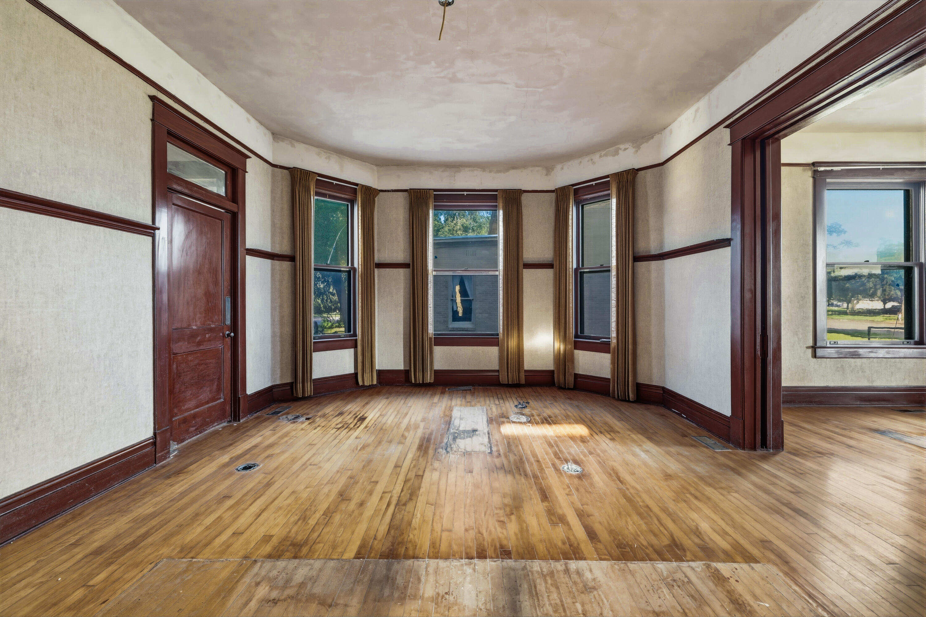 421 W Twohig Avenue Property Photo 18