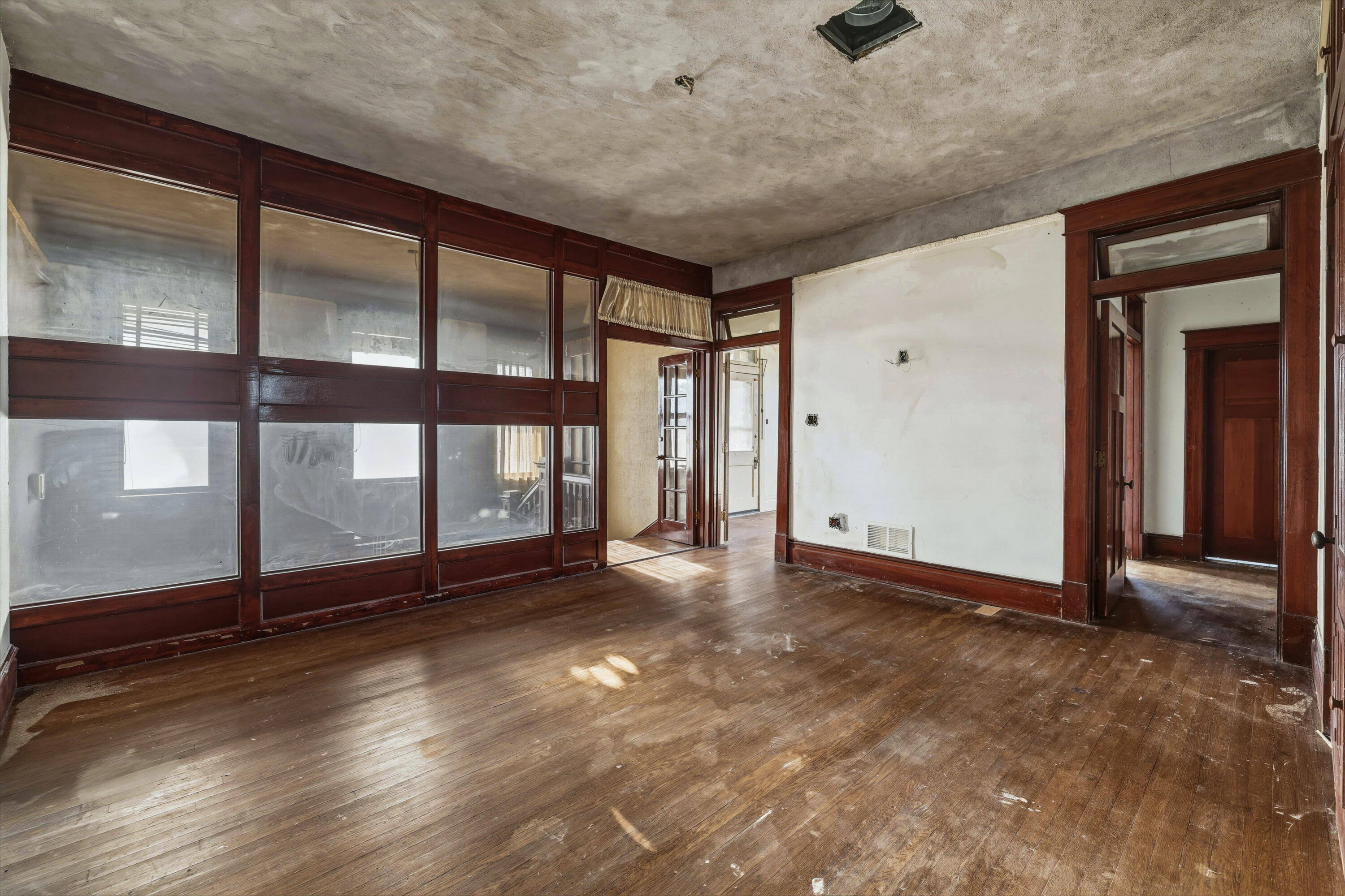 421 W Twohig Avenue Property Photo 29