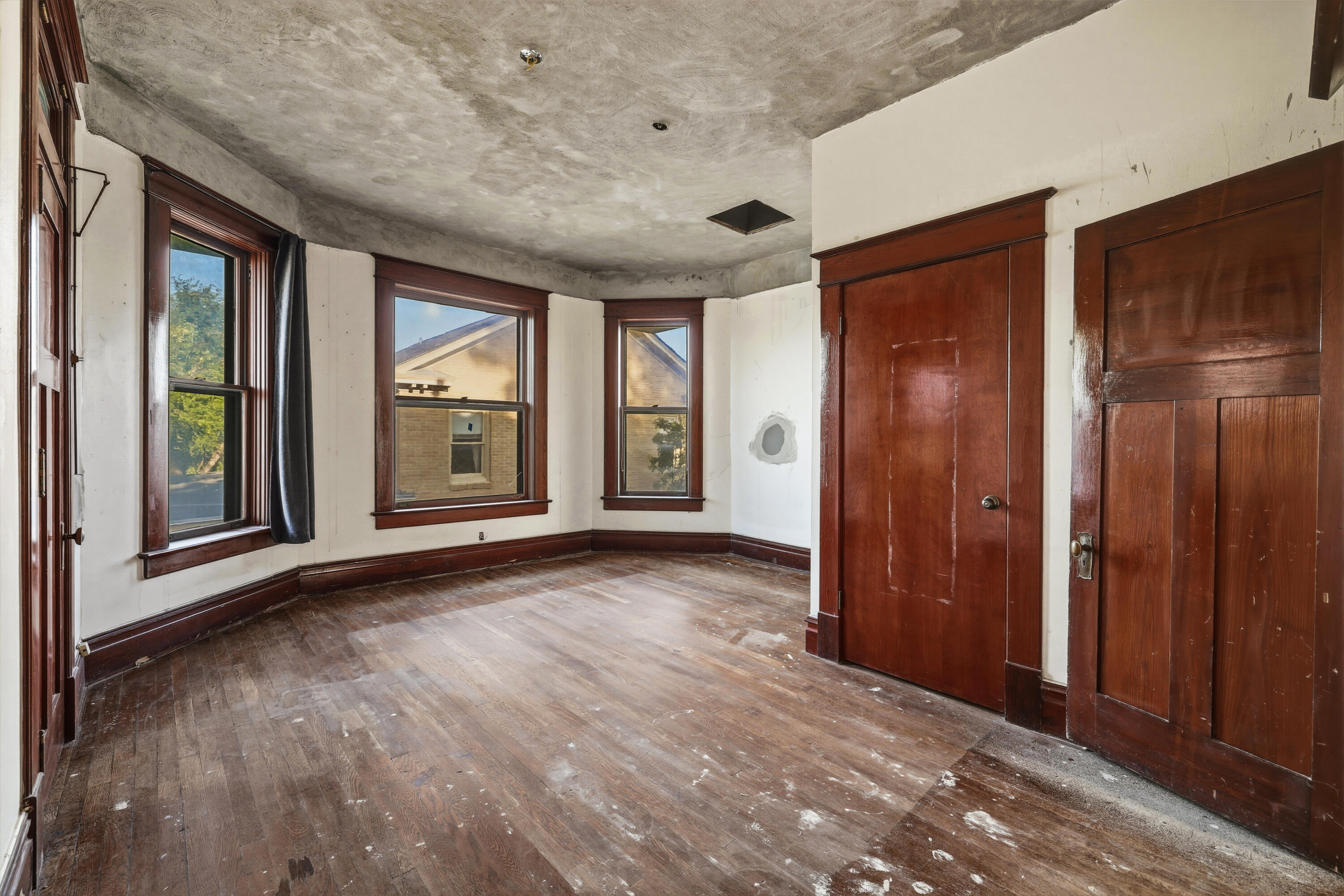 421 W Twohig Avenue Property Photo 35