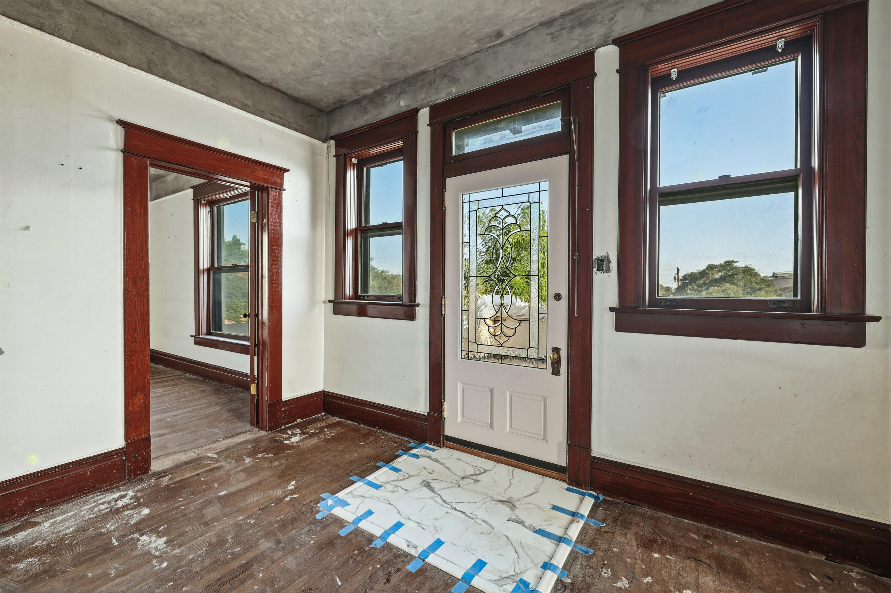 421 W Twohig Avenue Property Photo 43
