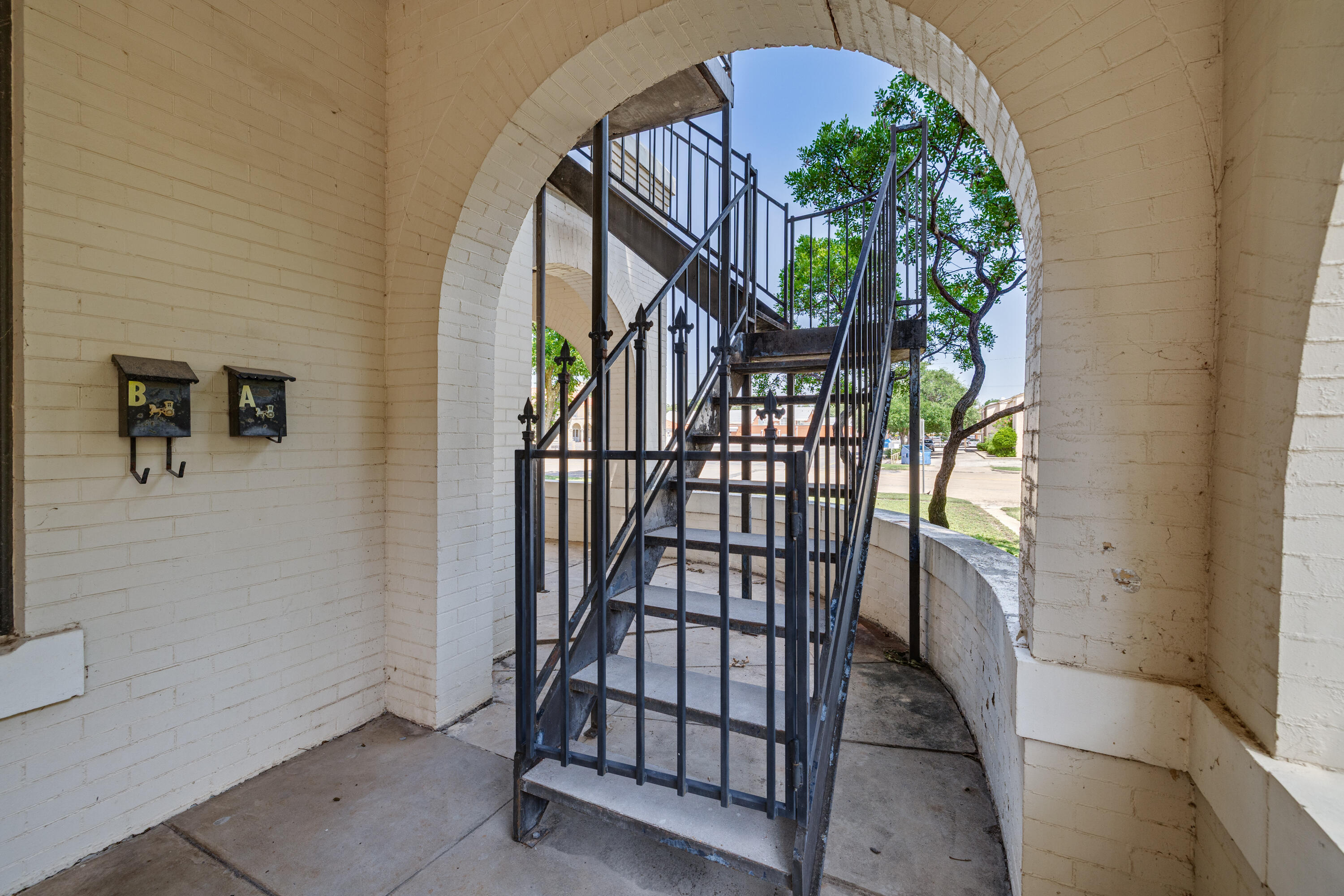 421 W Twohig Avenue Property Photo 48