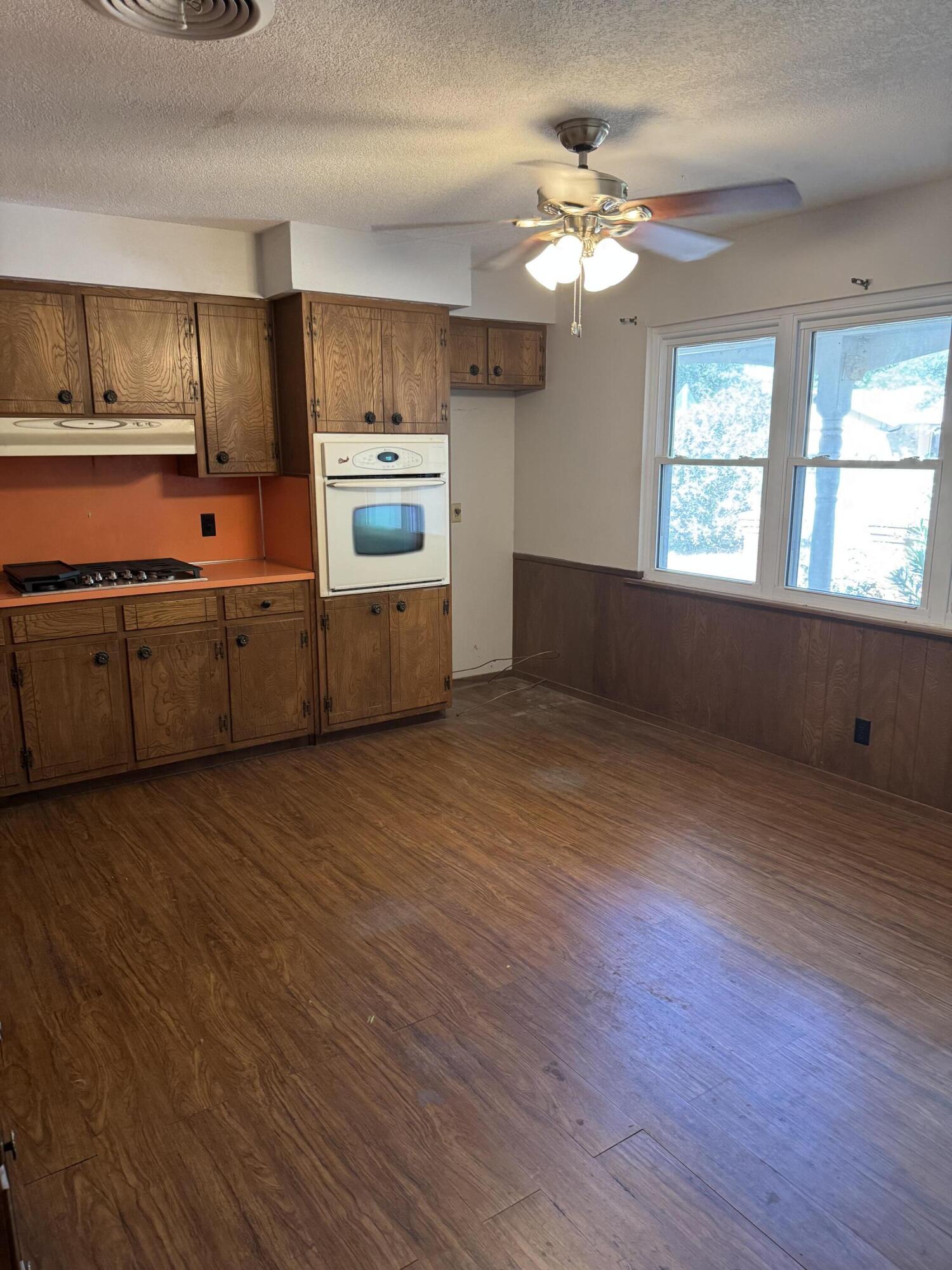 264 Westwood Drive Property Photo 5