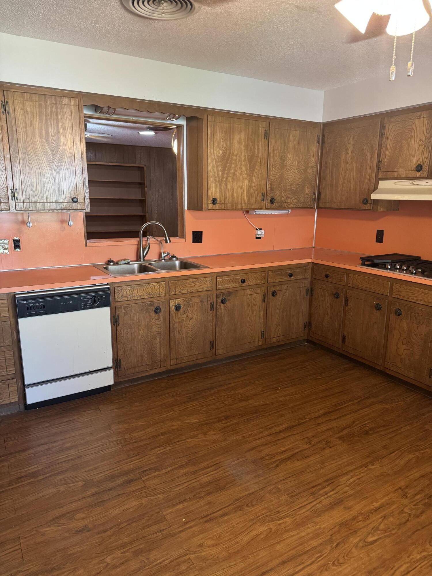 264 Westwood Drive Property Photo 6