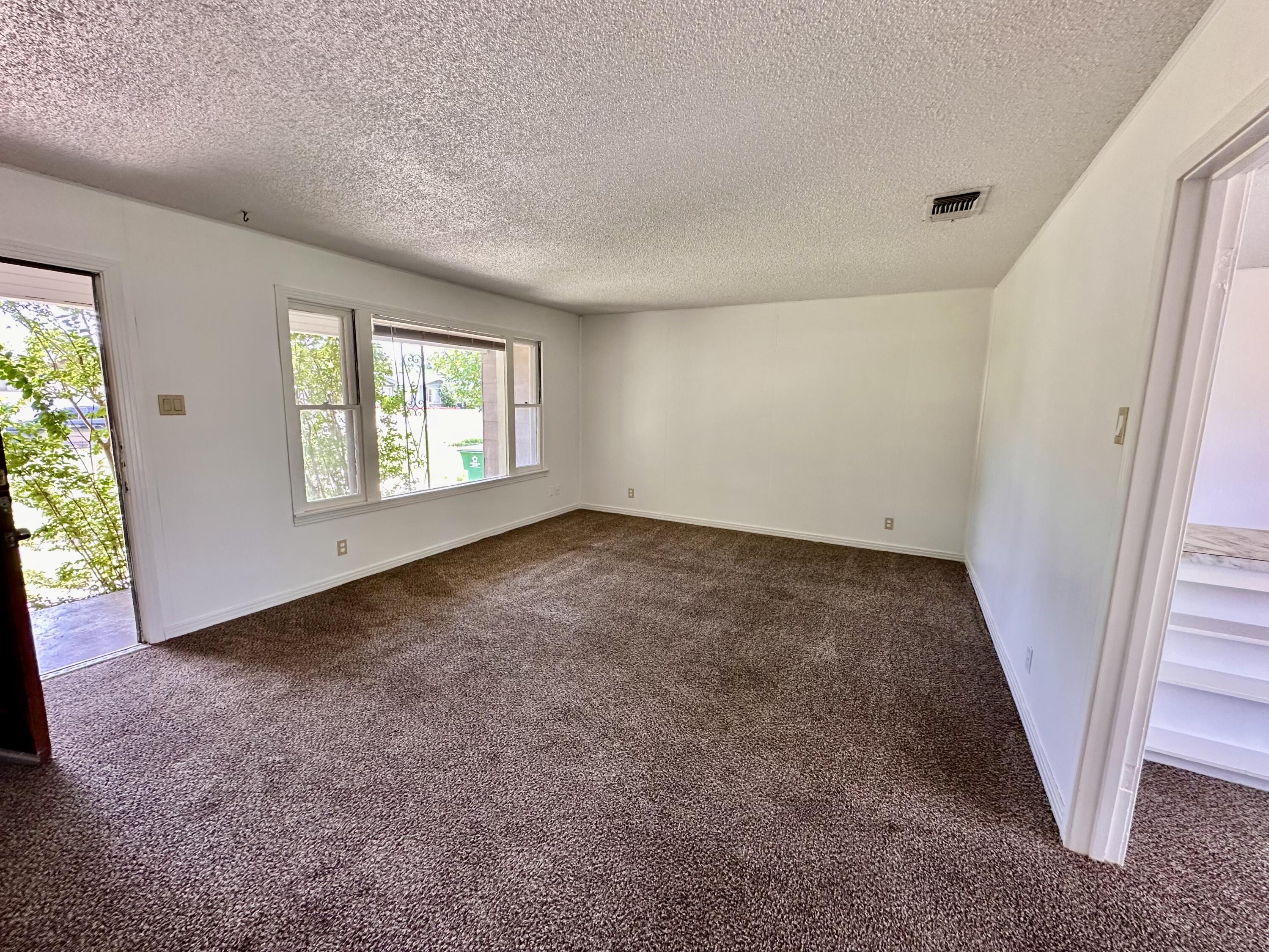304 Greer Street Property Photo 3