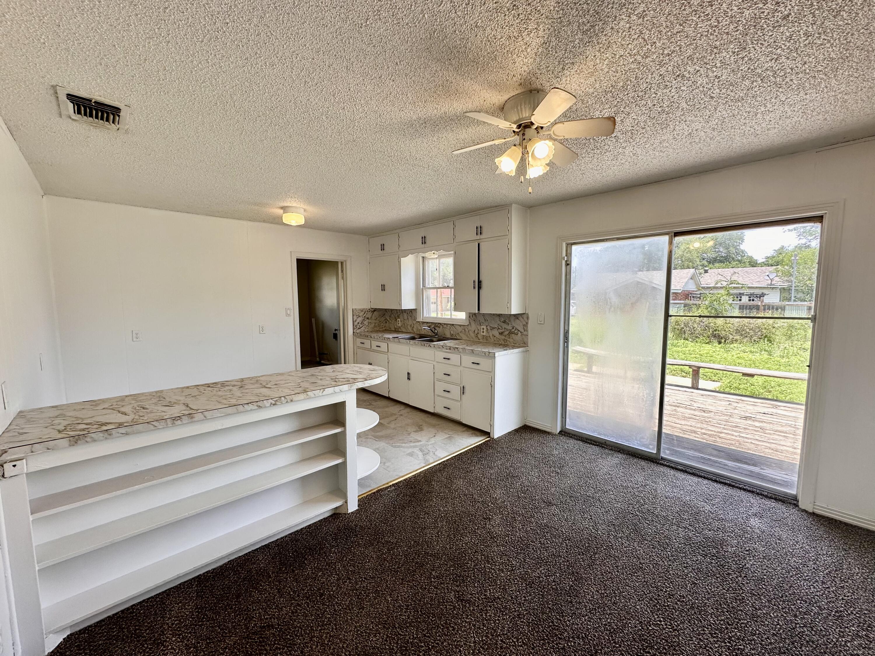 304 Greer Street Property Photo 6