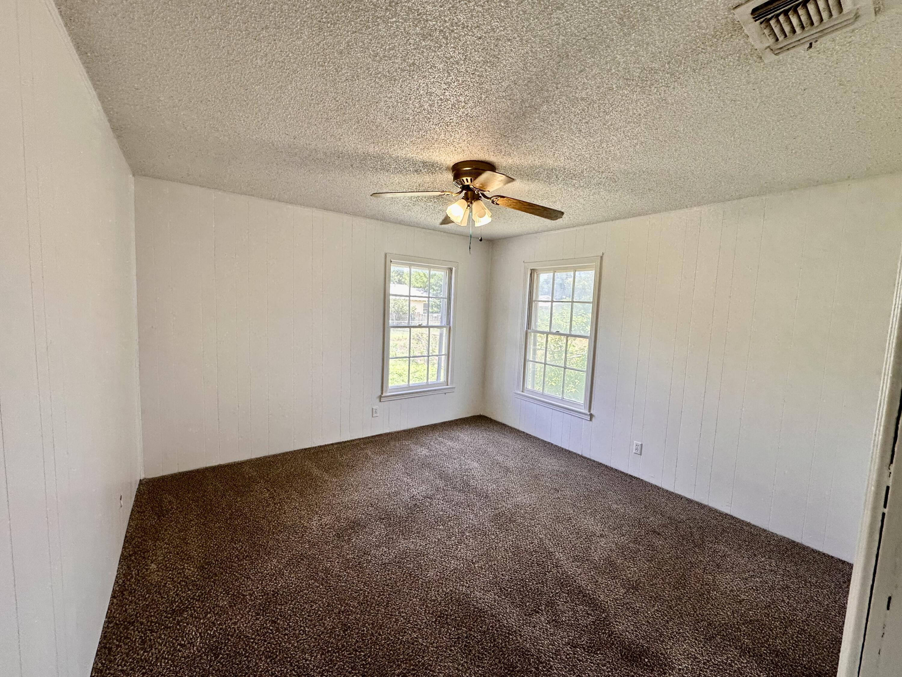 304 Greer Street Property Photo 8