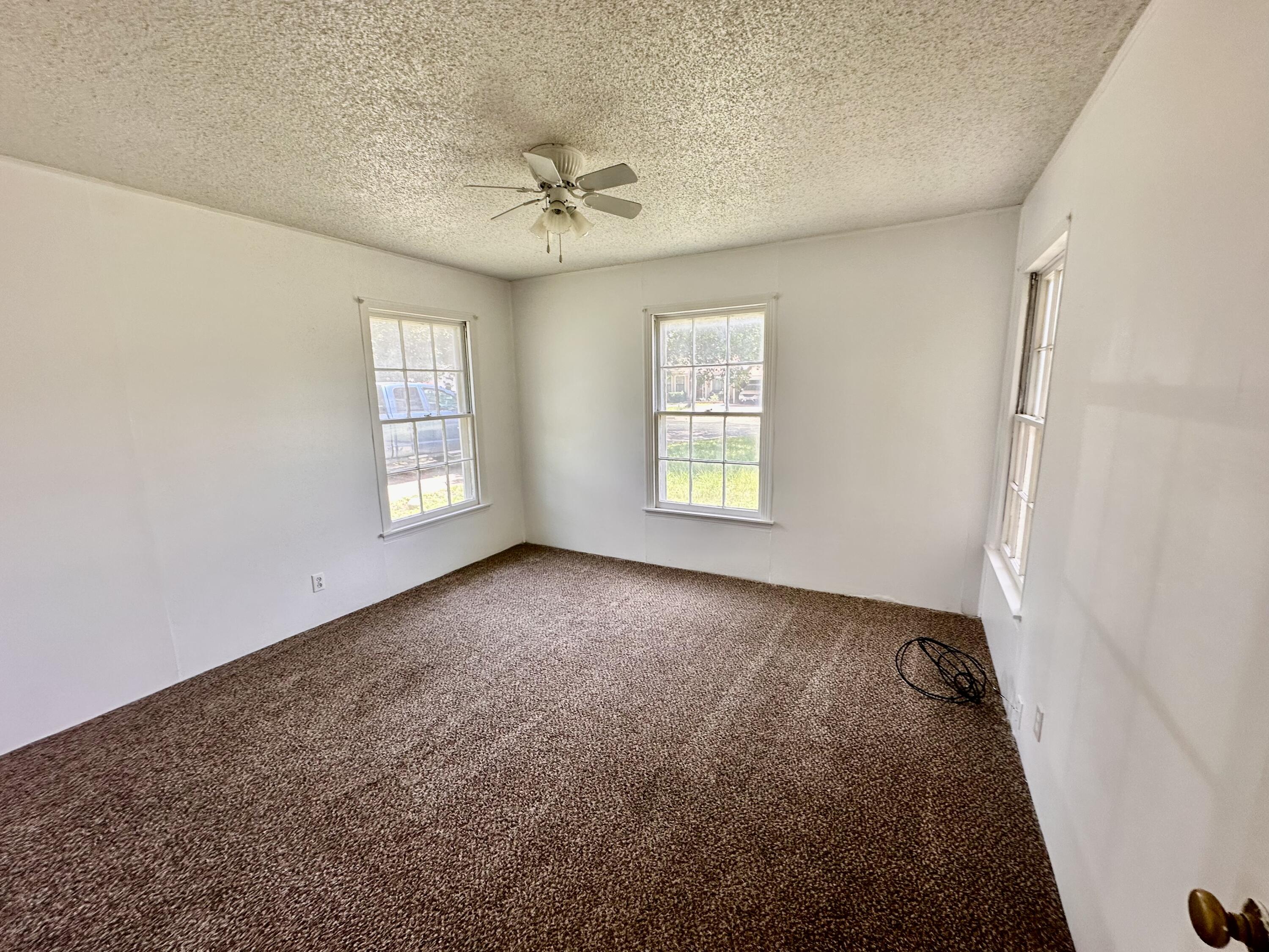 304 Greer Street Property Photo 9