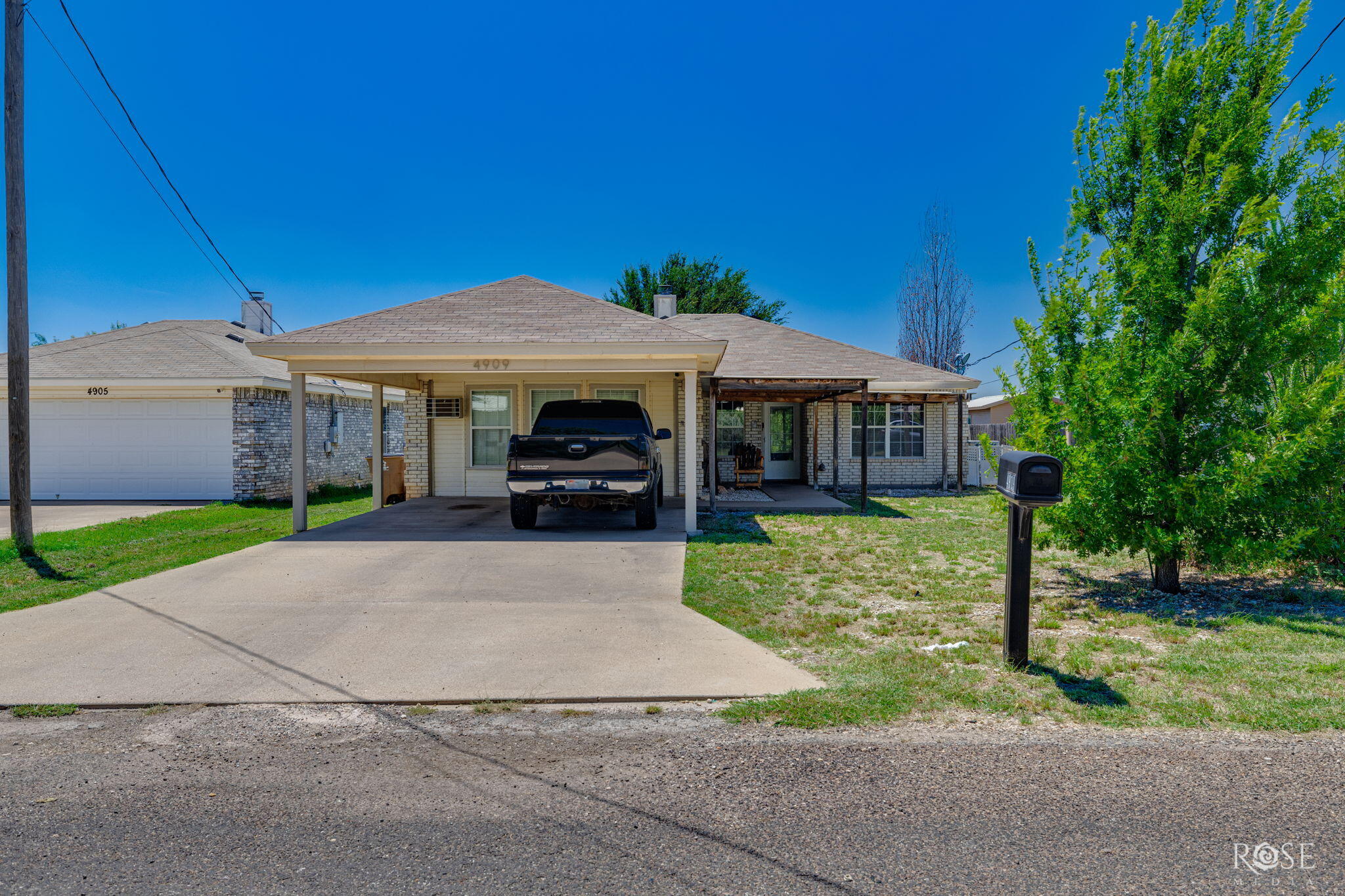 4909 Oaklawn Boulevard Property Photo 1