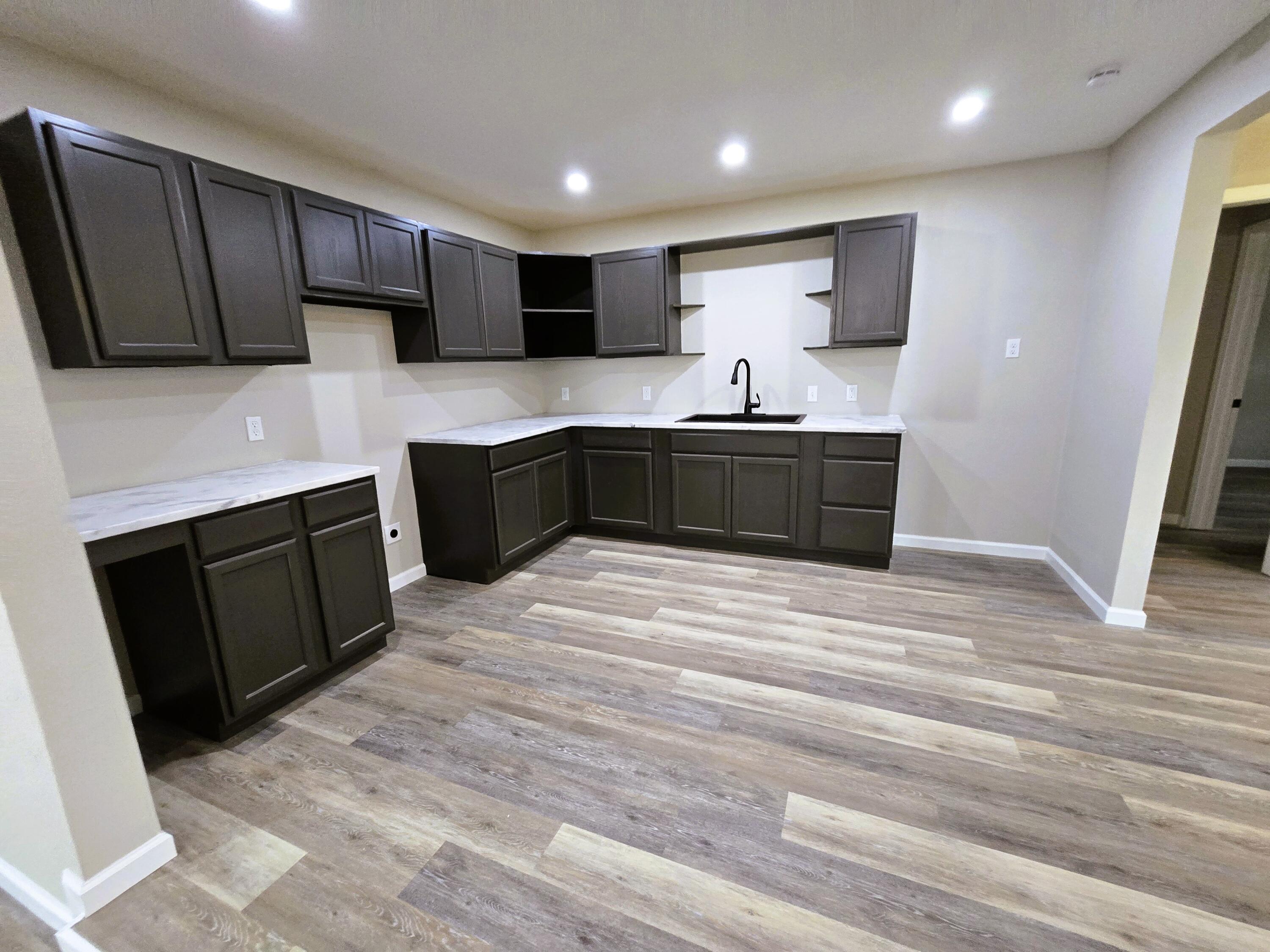 2710 Bowie Street Property Photo 4