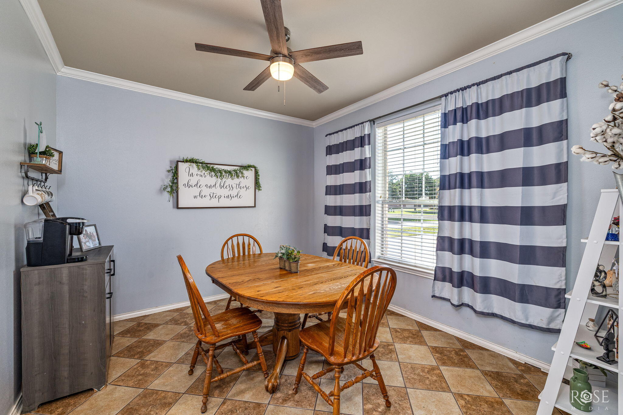 5805 Lyndhurst Drive Property Photo 6
