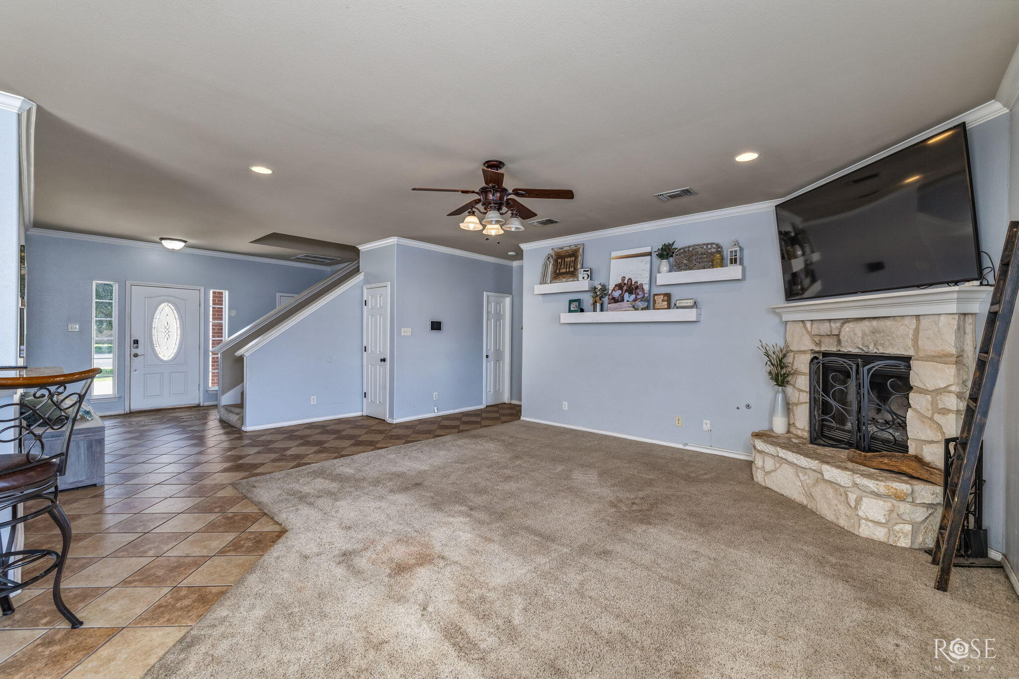 5805 Lyndhurst Drive Property Photo 8
