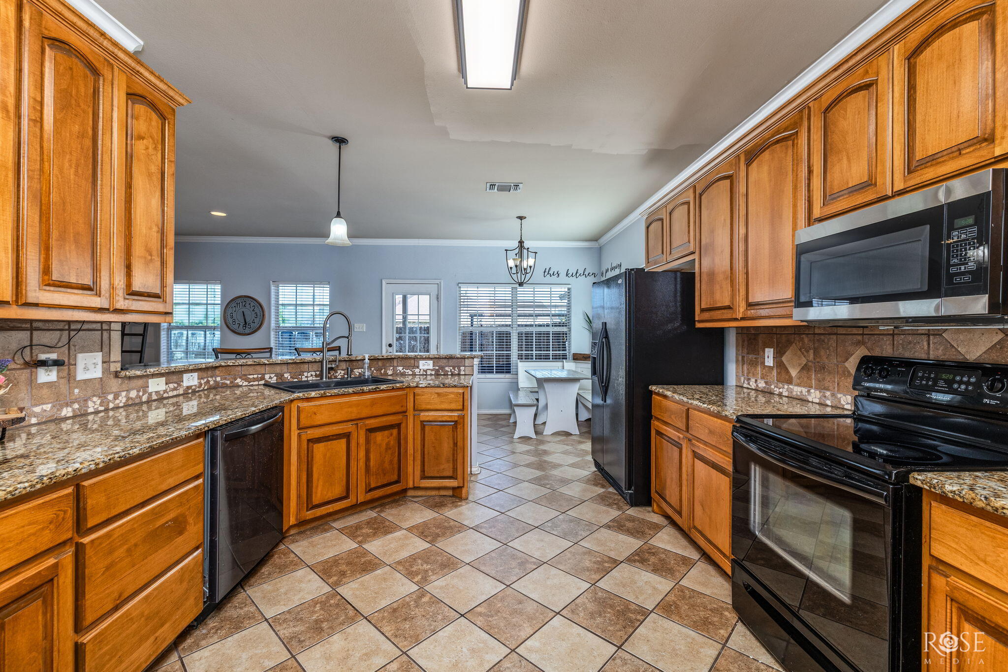 5805 Lyndhurst Drive Property Photo 11