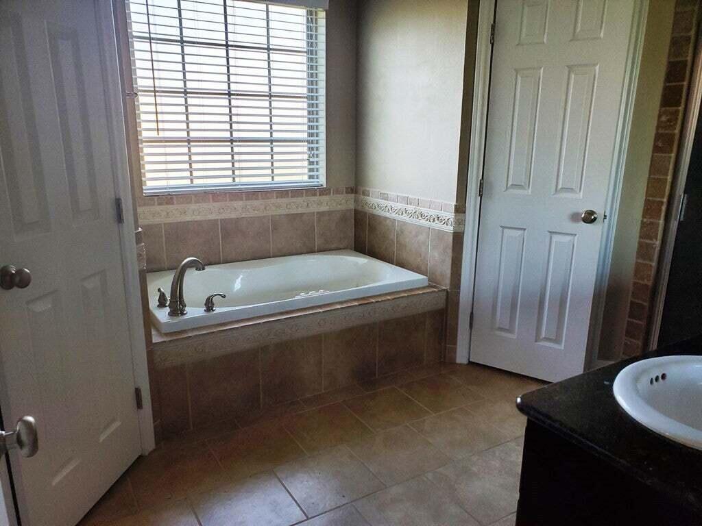 4225 Chisholm Trail Property Photo 7
