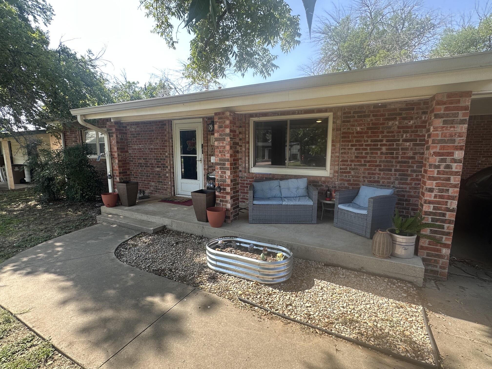 2513 Yale Avenue Property Photo 2