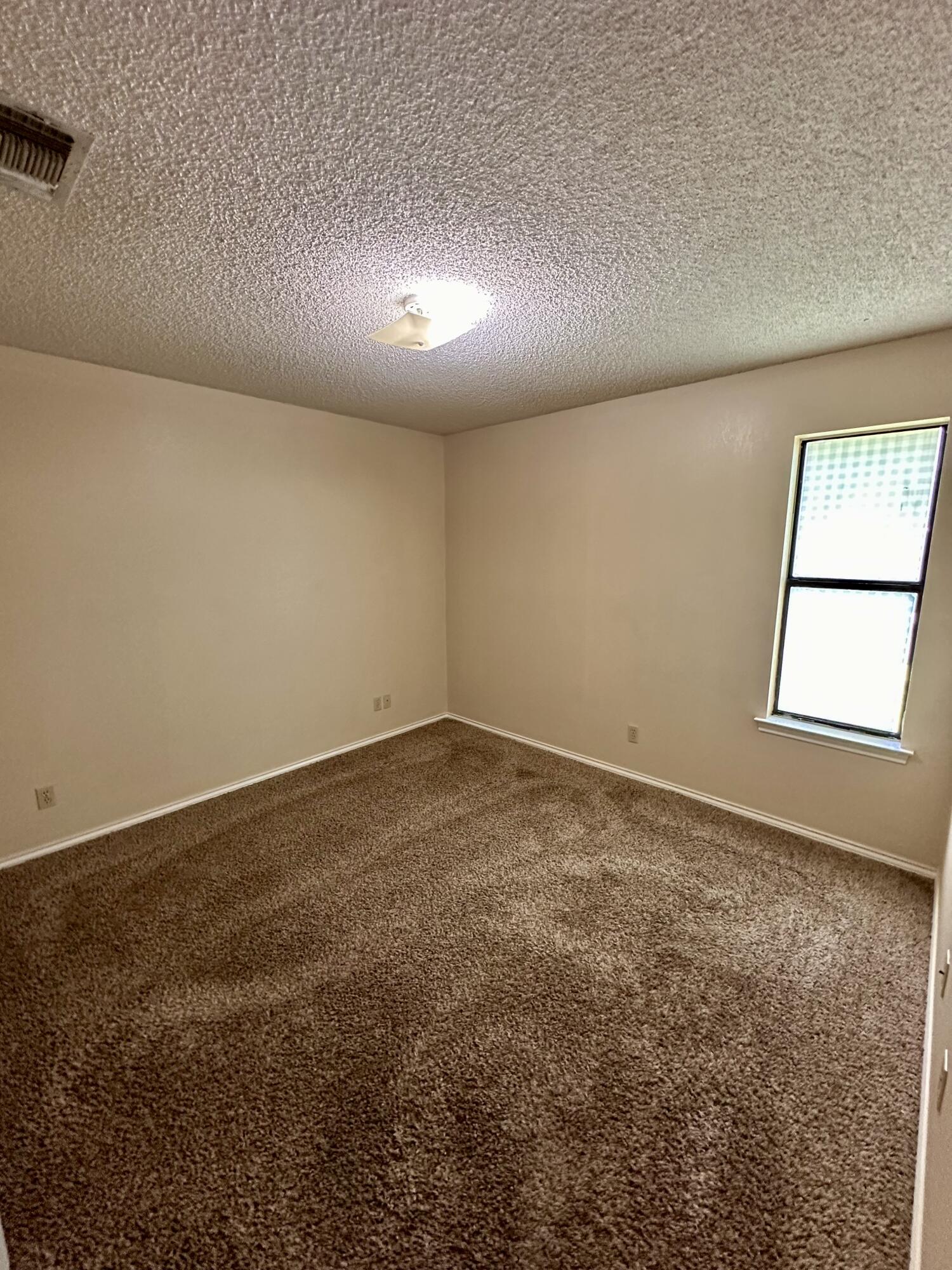 1418 Lindell Court Property Photo 8