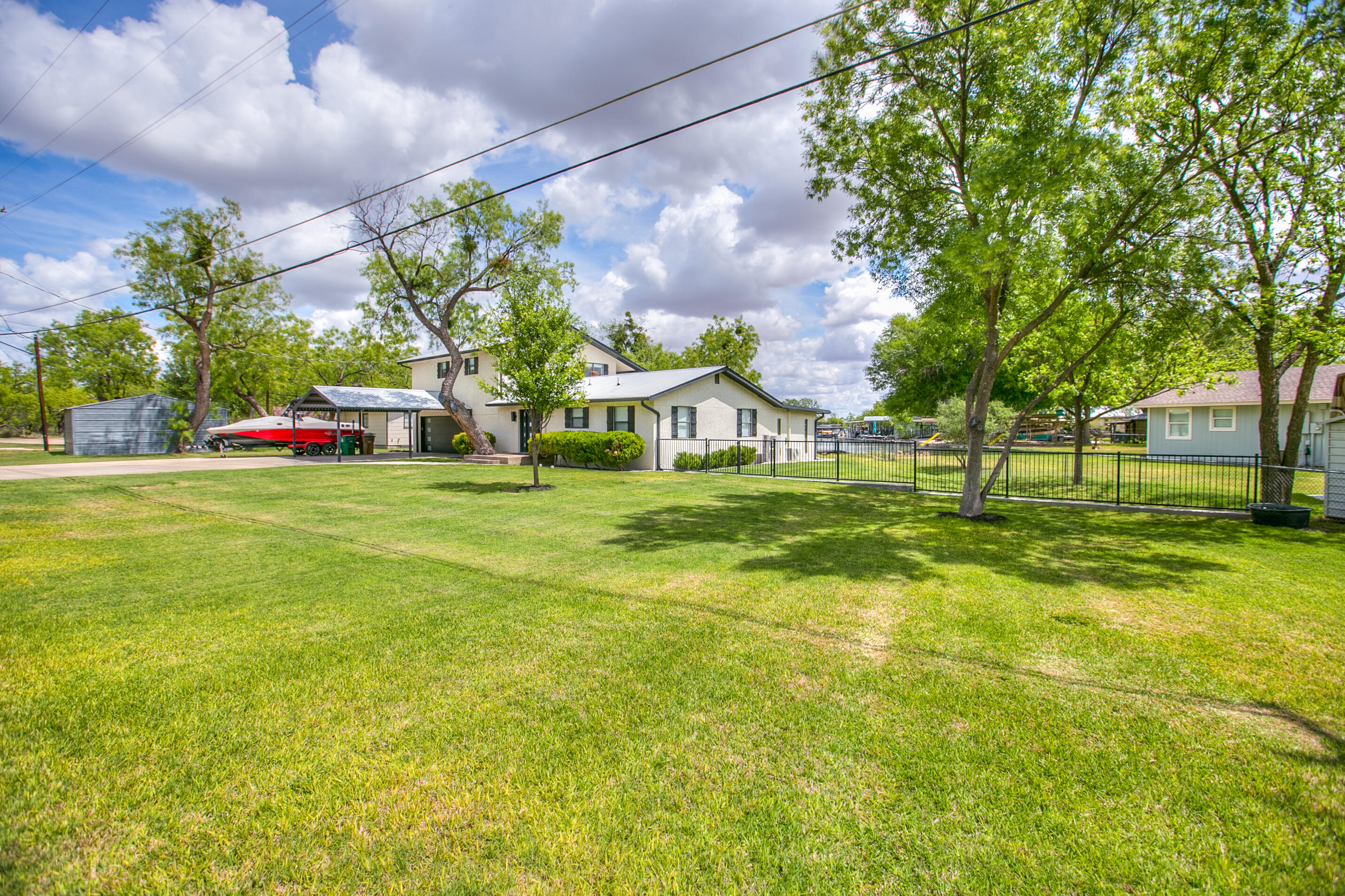 2590 Sleepy Hollow Road Property Photo 4