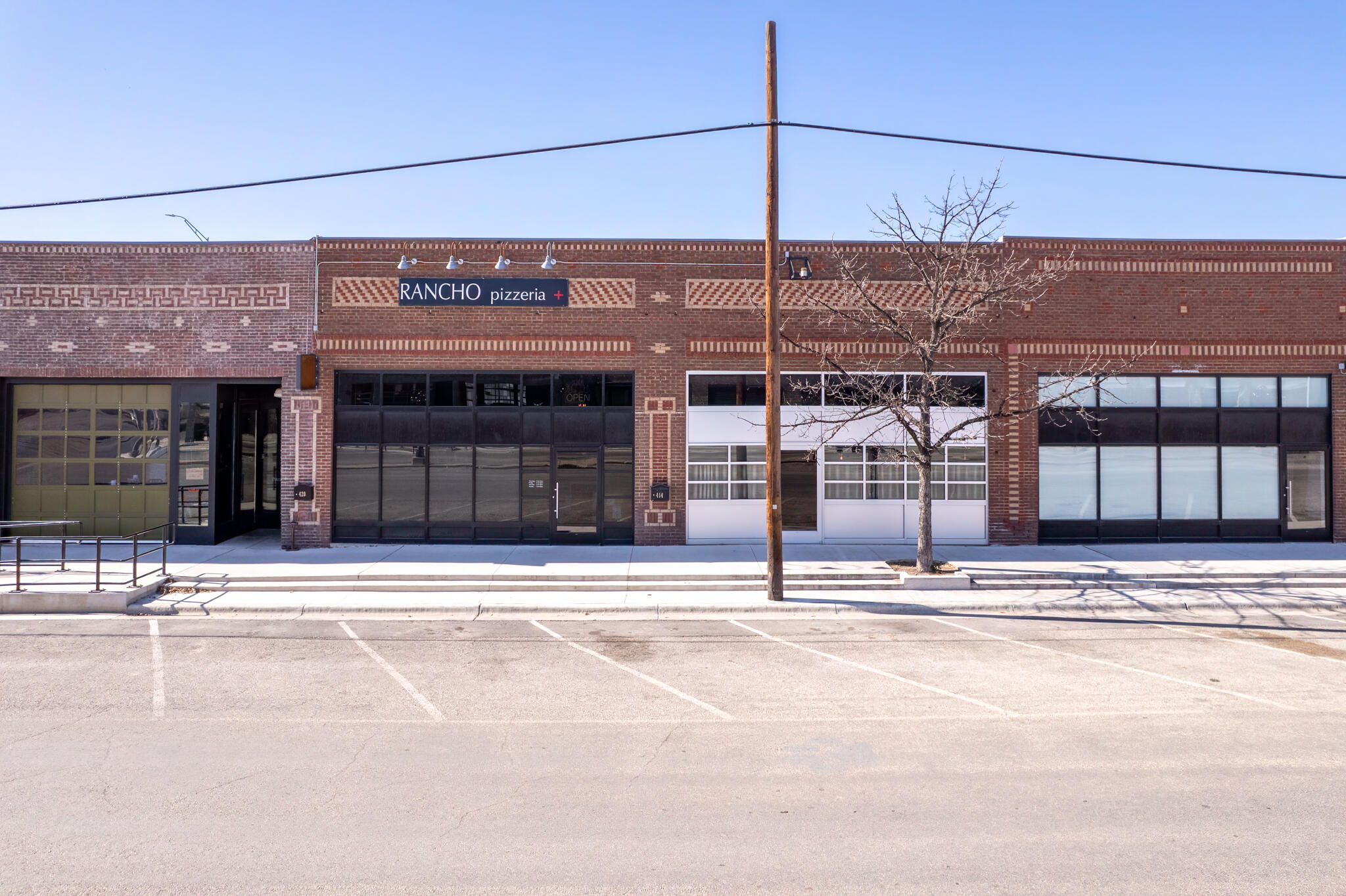 414 S Commercial Avenue Property Photo 4