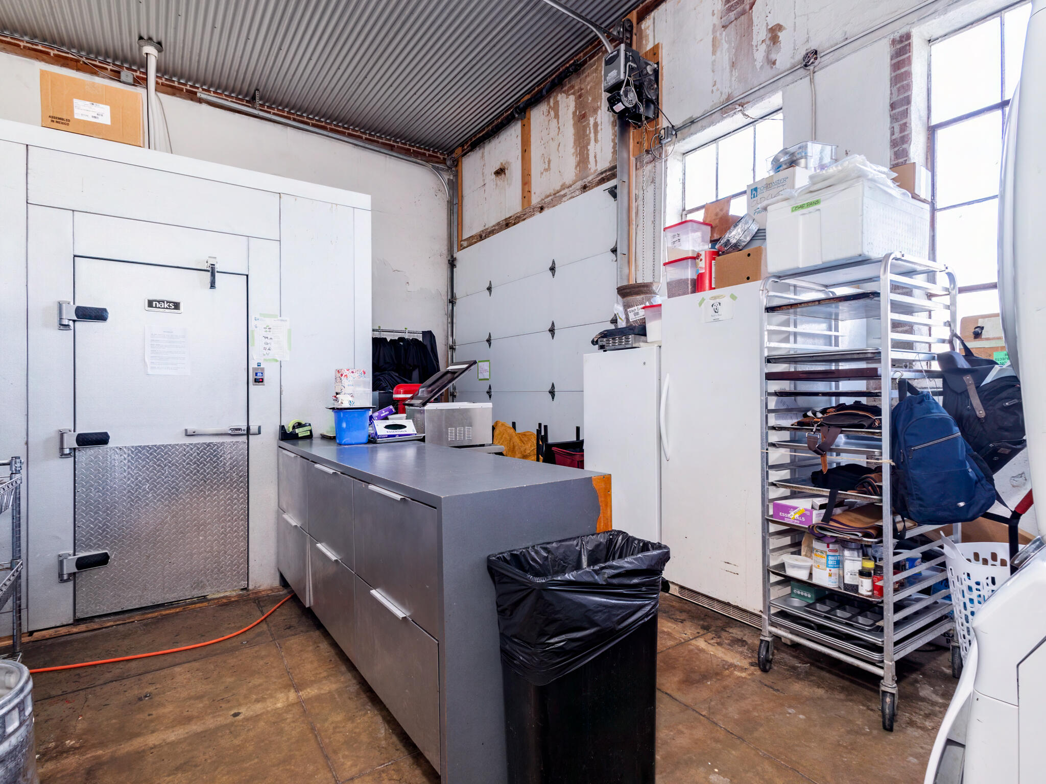 414 S Commercial Avenue Property Photo 32