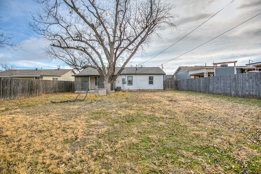 1213 S Bell Street Property Photo 25