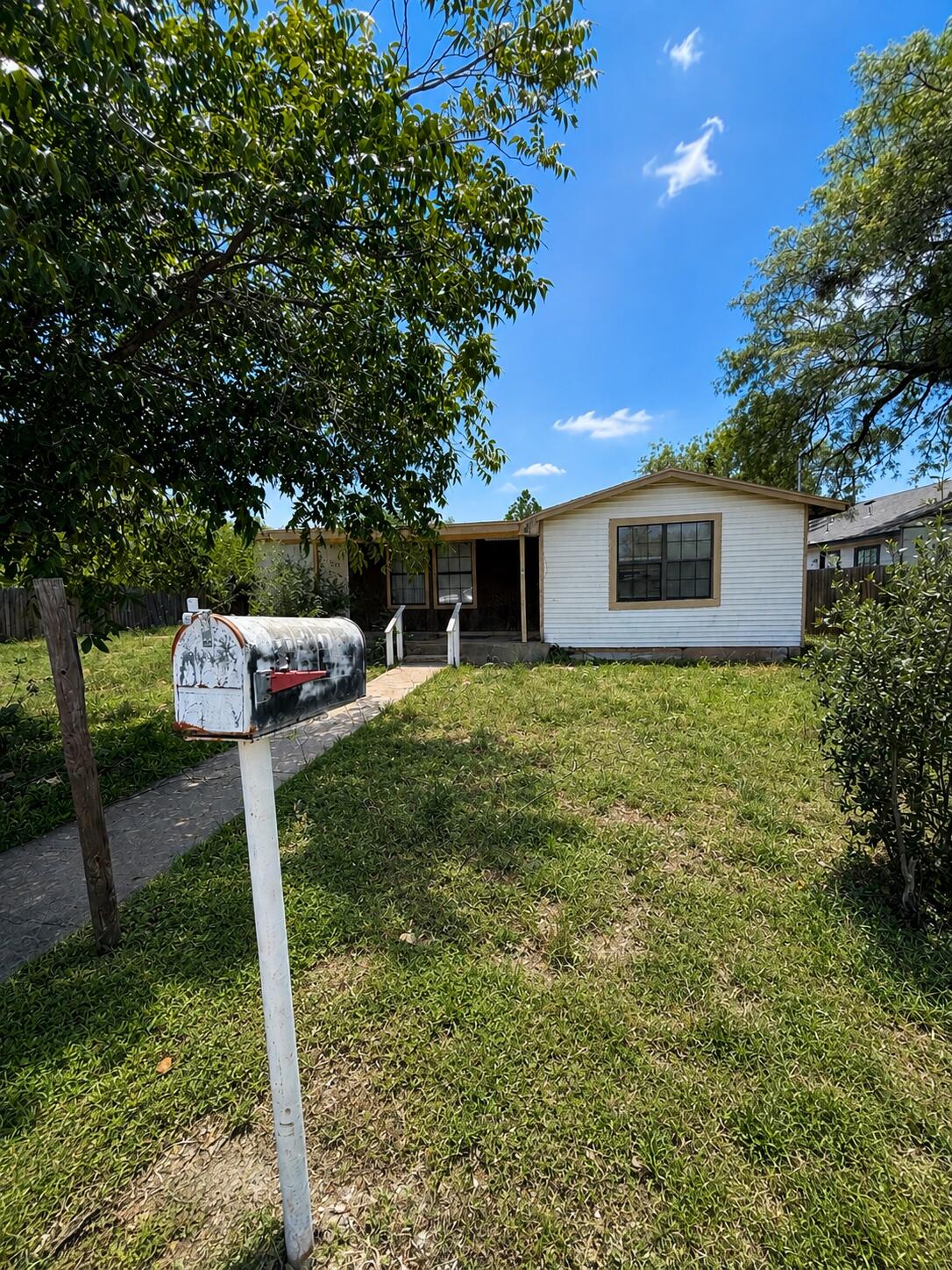 2005 Magnolia Street Property Photo 1