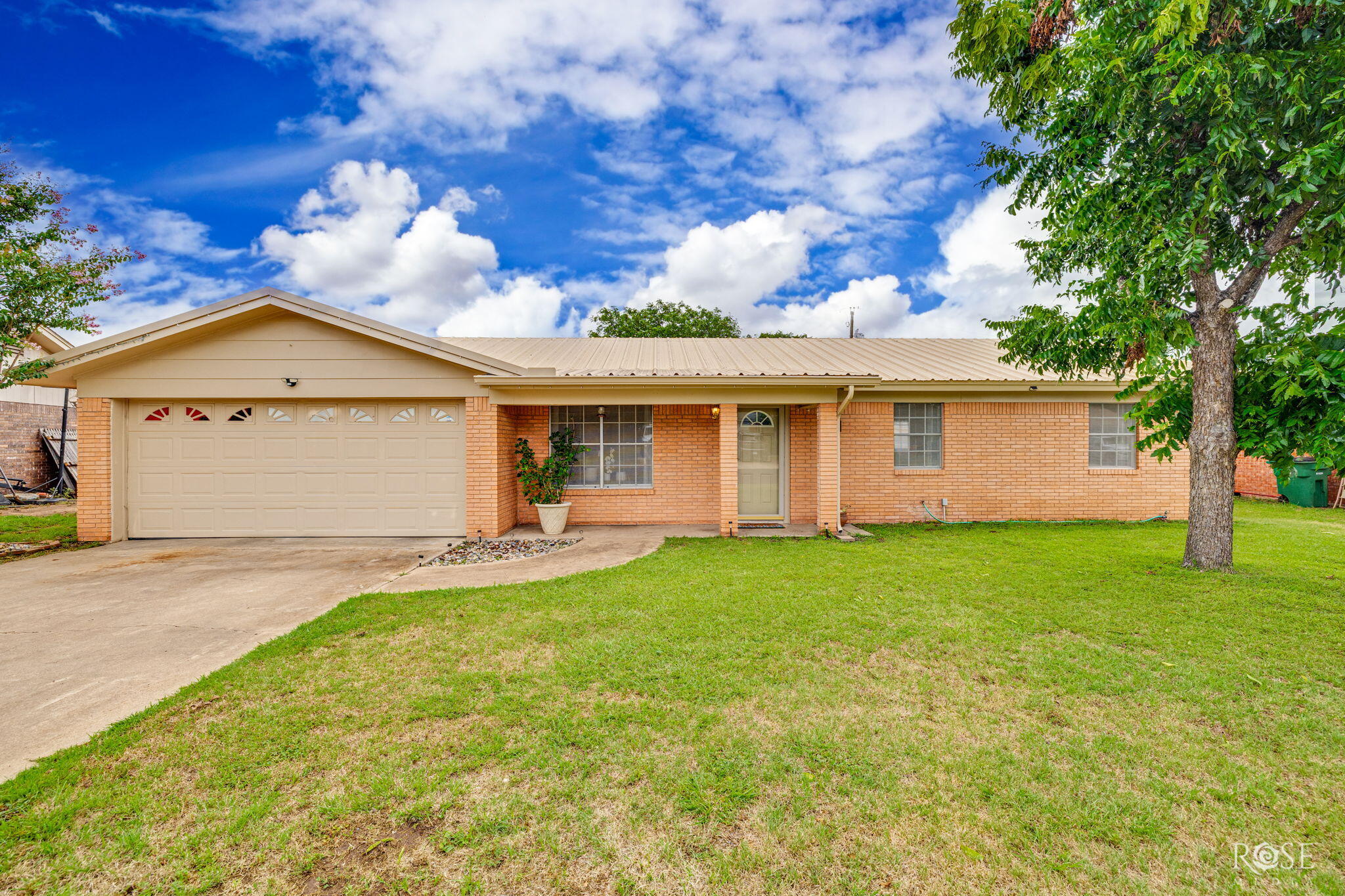 2726 Erline Drive Property Photo 1