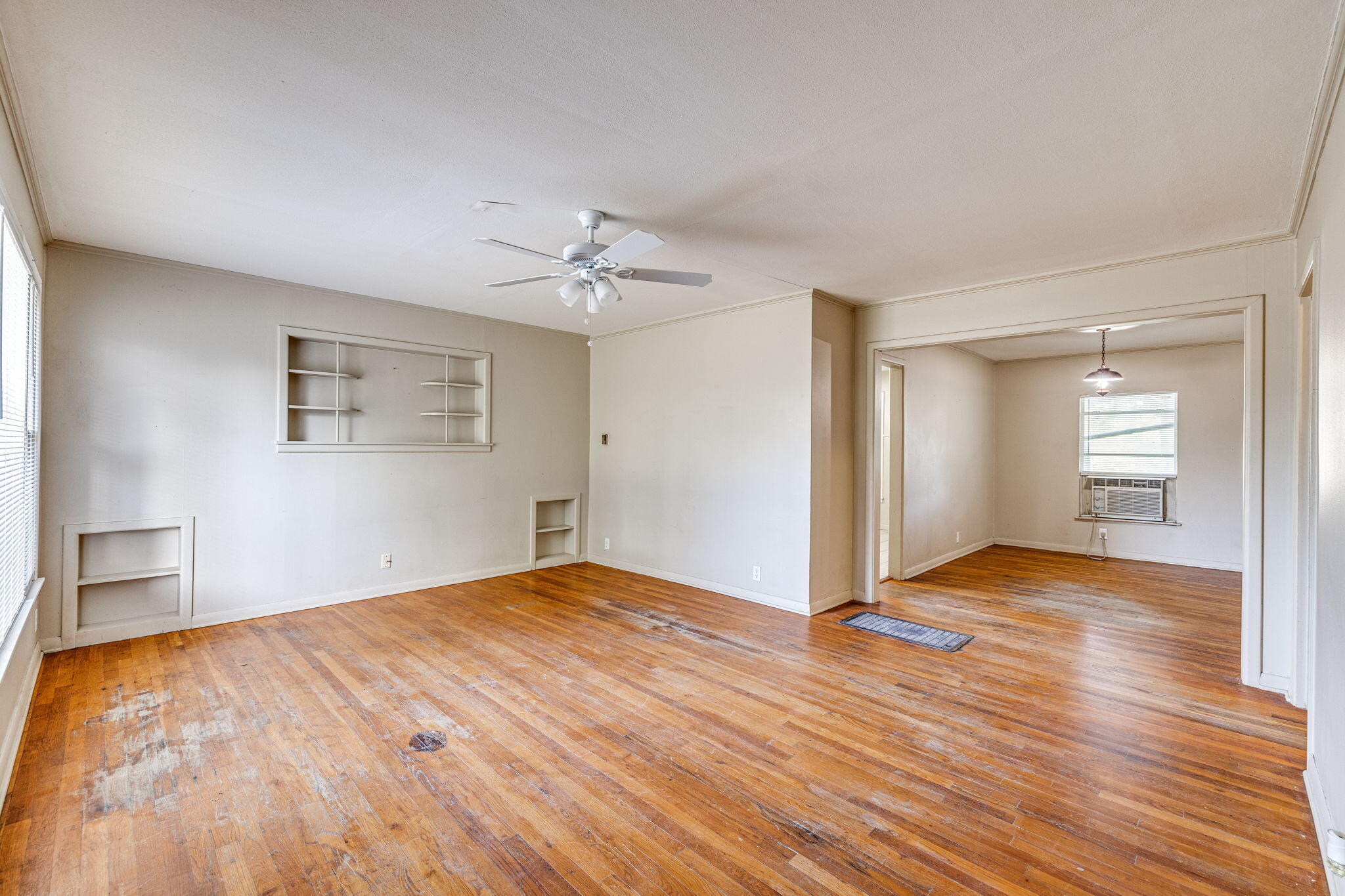 2016 San Antonio Street Property Photo 8