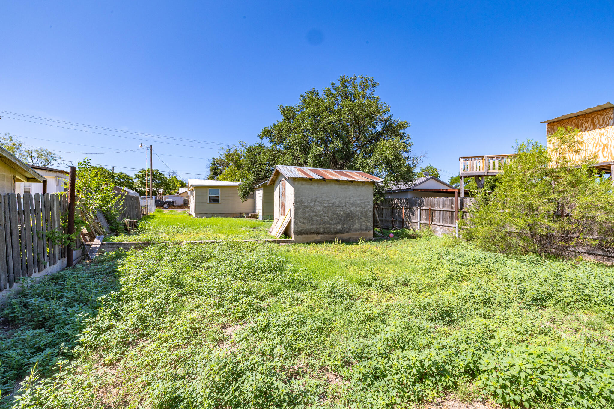 2006 Santa Rosa Street Property Photo 4