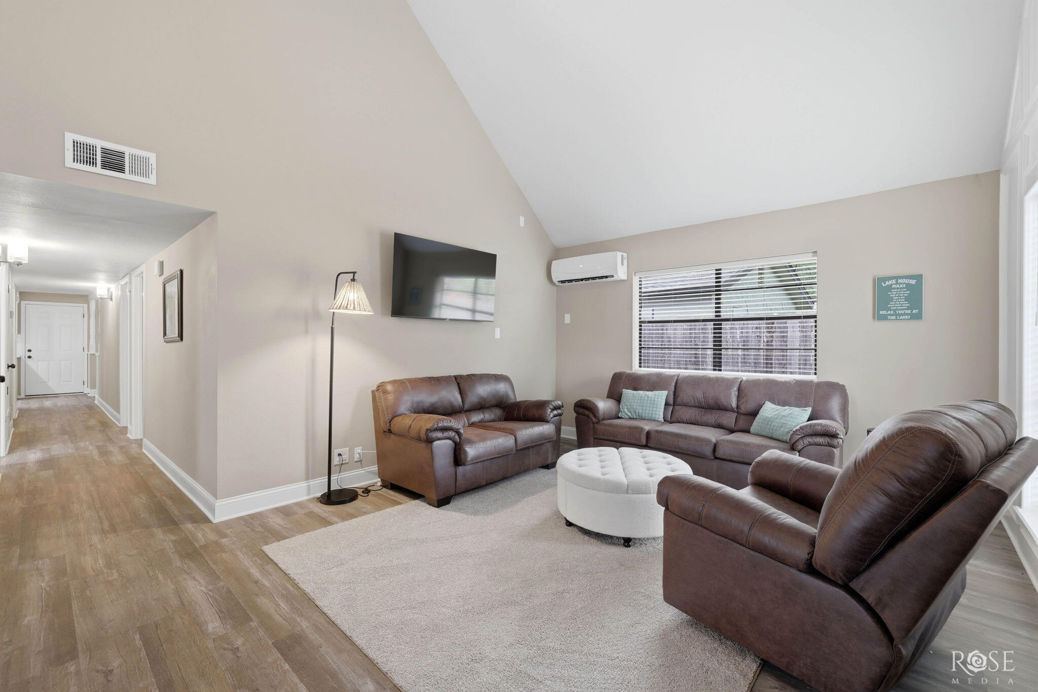 2570 Sleepy Hollow Road Property Photo 9