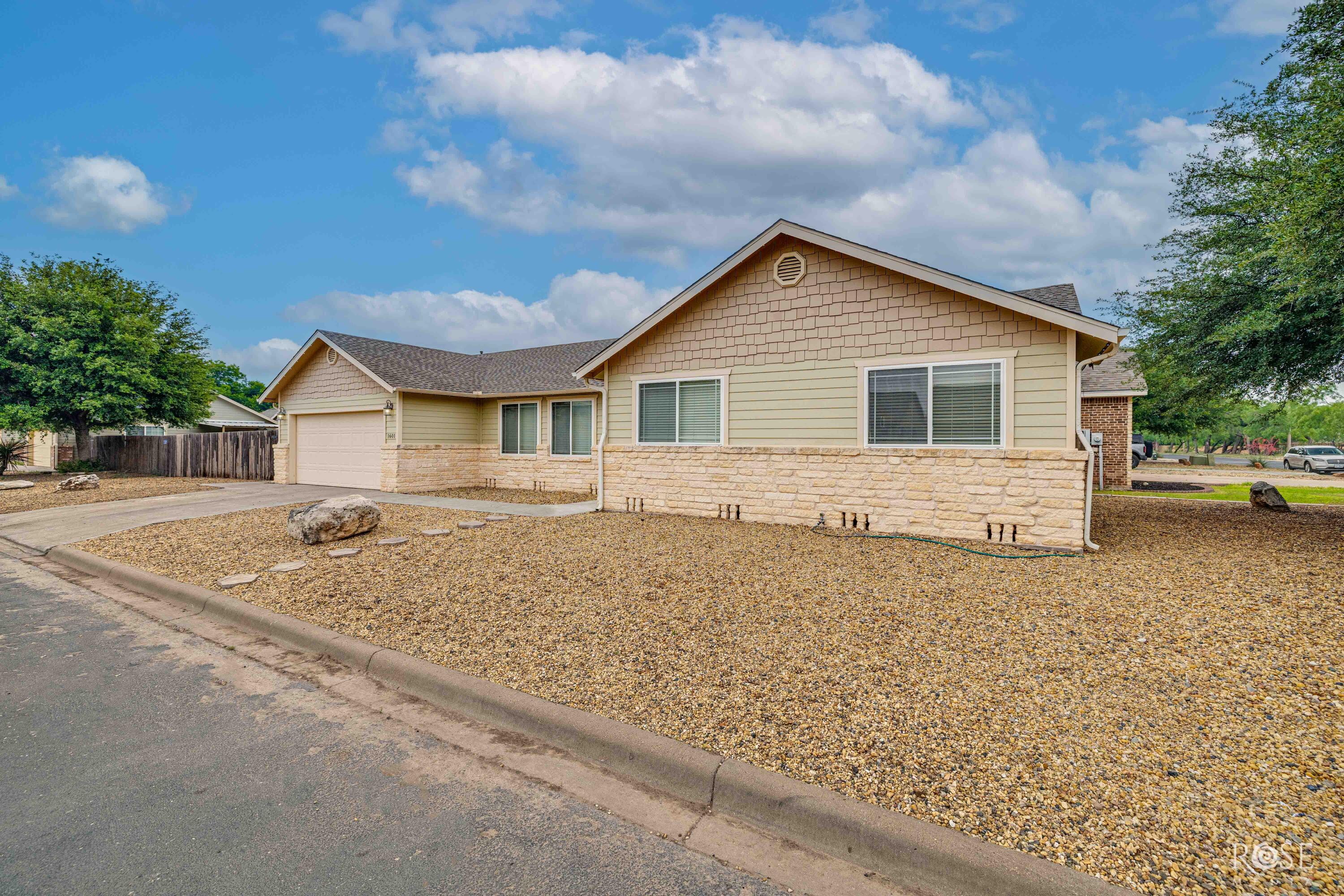 1601 Kimrey Lane Property Photo 4