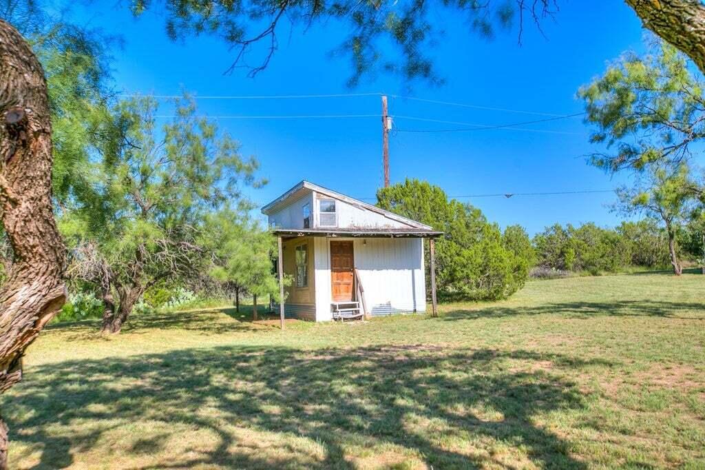 503 Driftwood Drive Property Photo 3