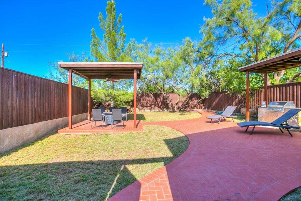503 Driftwood Drive Property Photo 6
