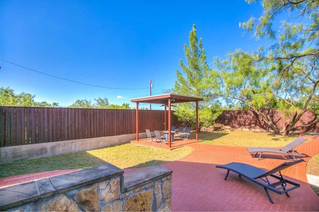 503 Driftwood Drive Property Photo 7