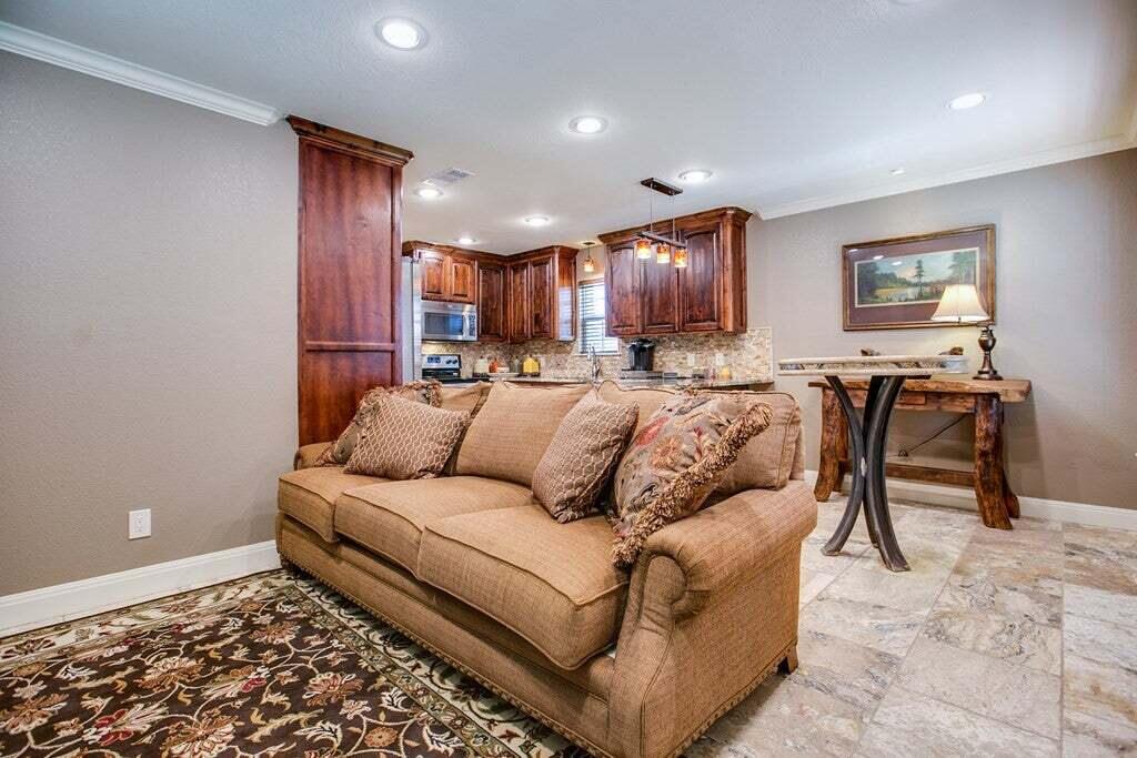 503 Driftwood Drive Property Photo 16