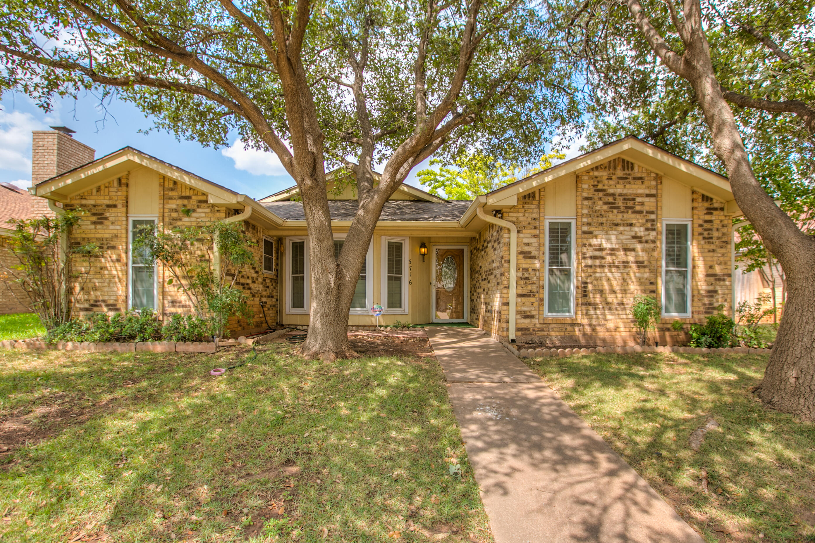 3716 Inglewood Drive Property Photo 3
