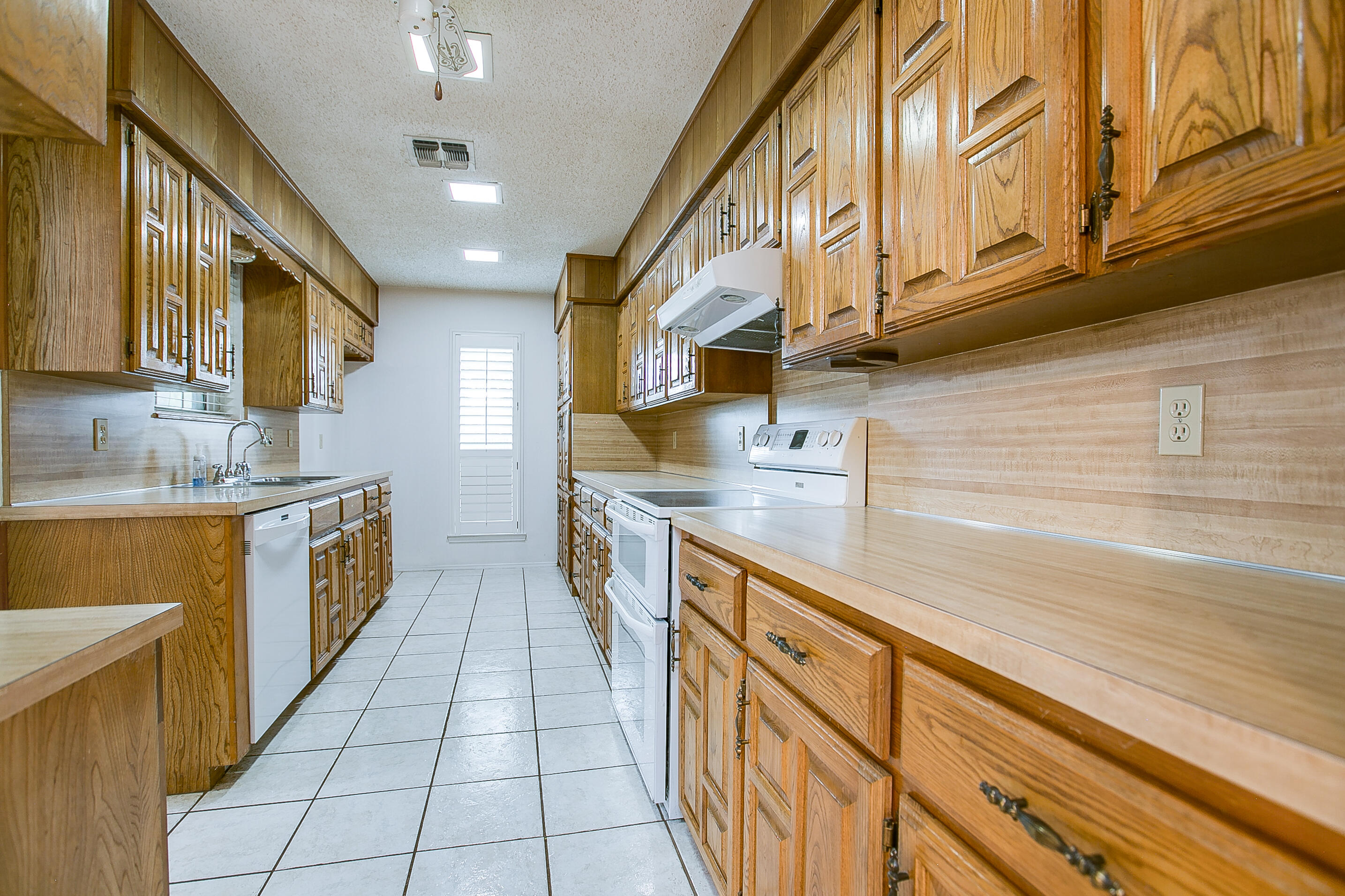 3716 Inglewood Drive Property Photo 10