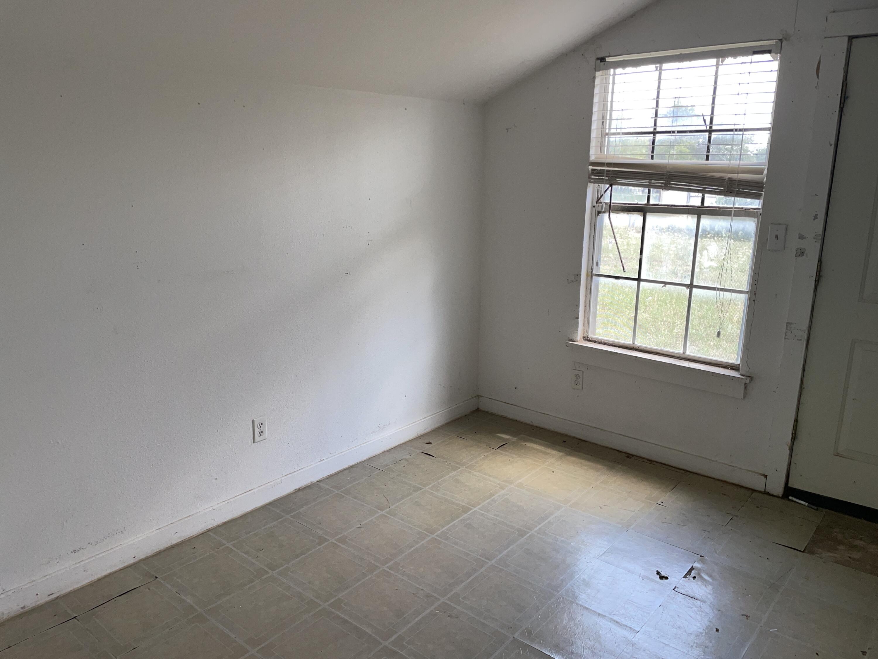 705 Veck Street Property Photo 3