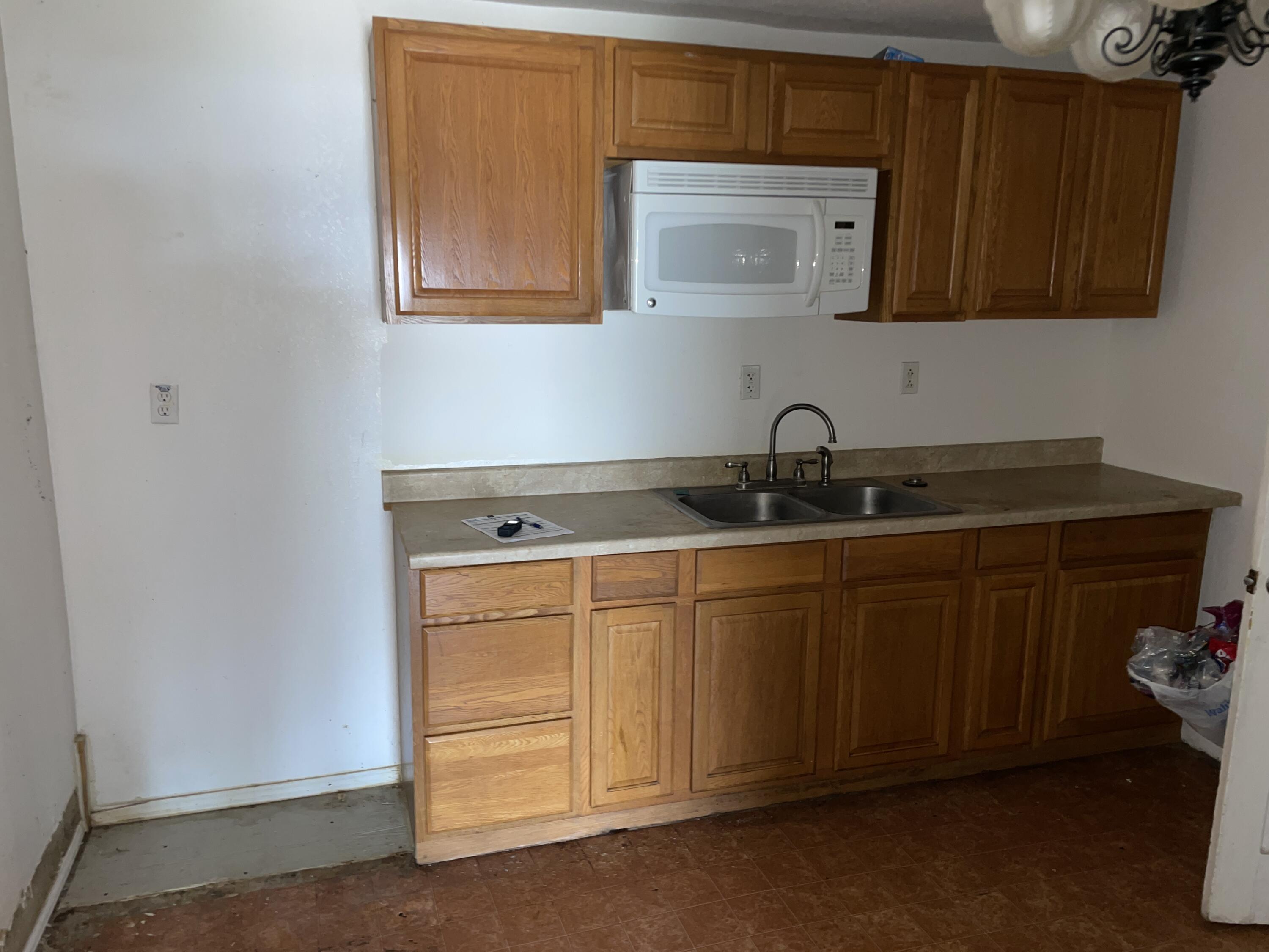 705 Veck Street Property Photo 4