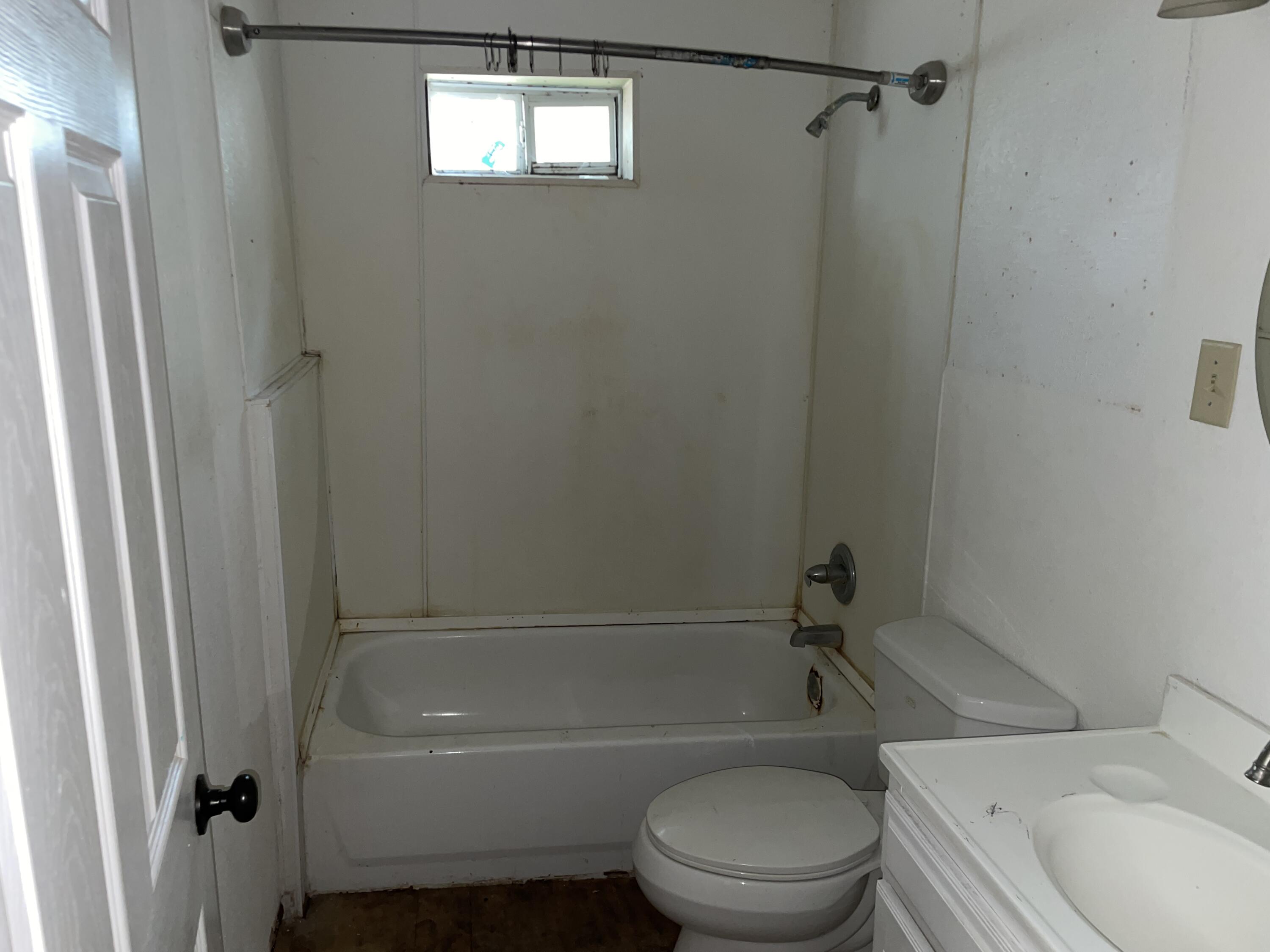 705 Veck Street Property Photo 5