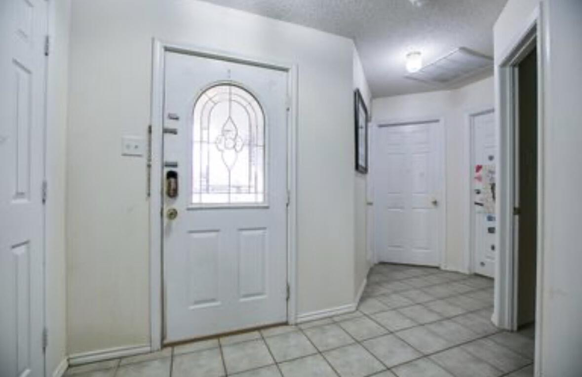 714 Wicklow Court Property Photo 6