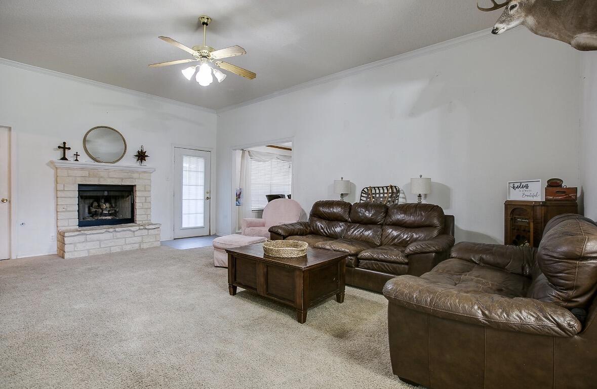 714 Wicklow Court Property Photo 7