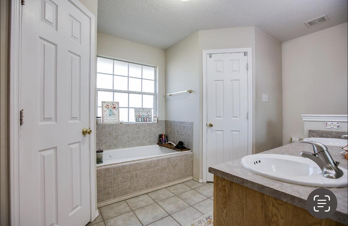 714 Wicklow Court Property Photo 17